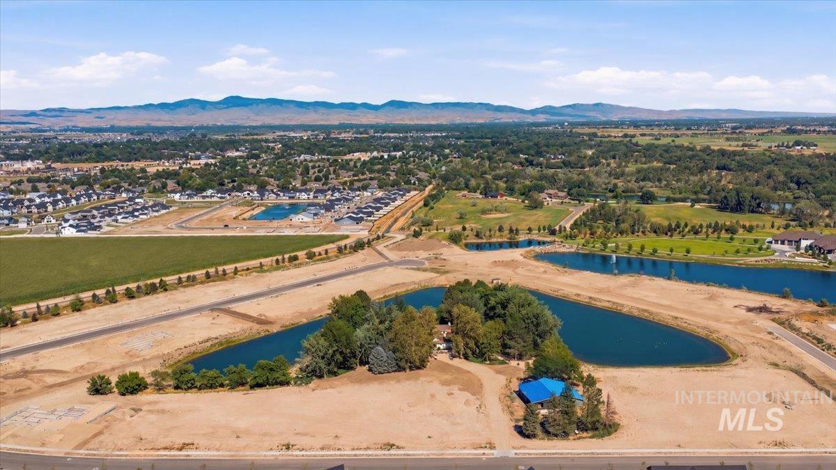 21420 Lakehaven Ln, Star, Idaho 83669, 4 Bedrooms, 3 Bathrooms, Residential For Sale, Price $1,699,990,MLS 98994264