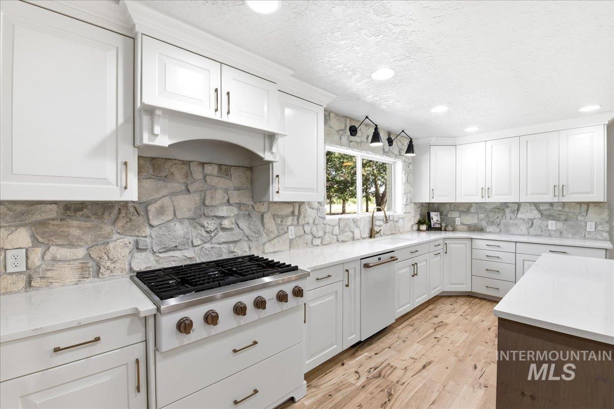 21420 Lakehaven Ln, Star, Idaho 83669, 4 Bedrooms, 3 Bathrooms, Residential For Sale, Price $1,699,990,MLS 98994264