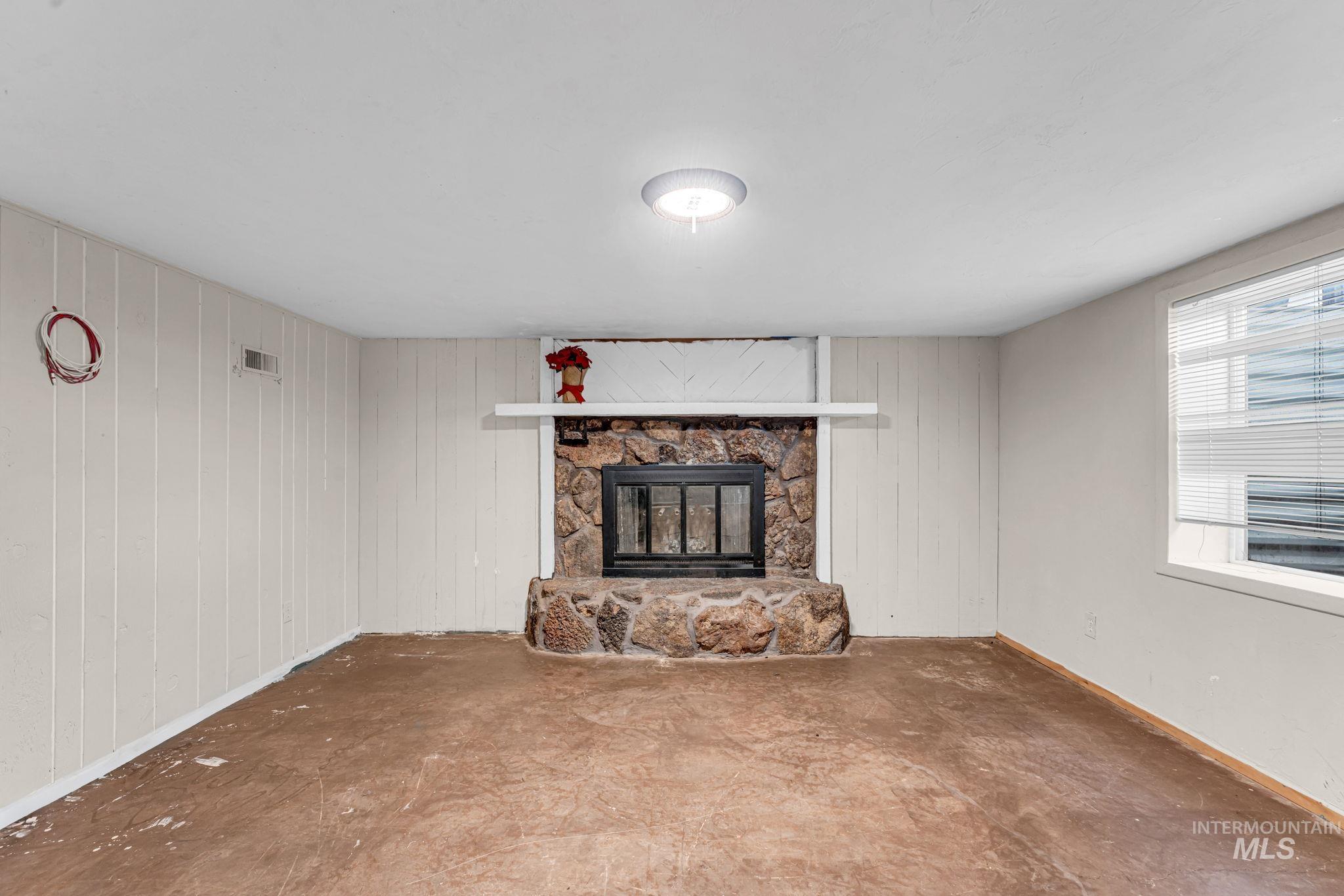 850 Rosewood dr., Twin Falls, Idaho 83301, 4 Bedrooms, 3 Bathrooms, Residential For Sale, Price $365,000,MLS 98994277