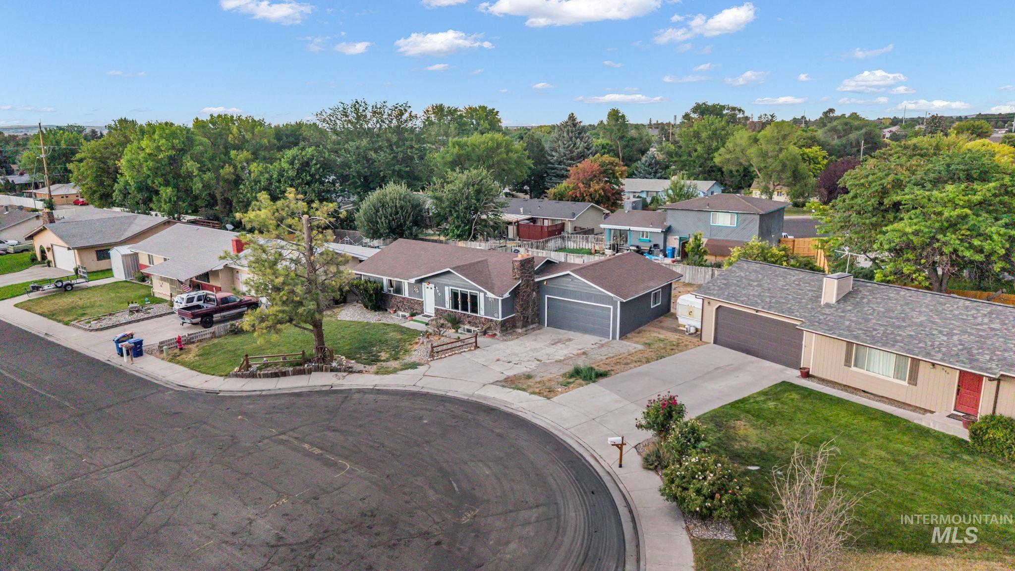 850 Rosewood dr., Twin Falls, Idaho 83301, 4 Bedrooms, 3 Bathrooms, Residential For Sale, Price $365,000,MLS 98994277
