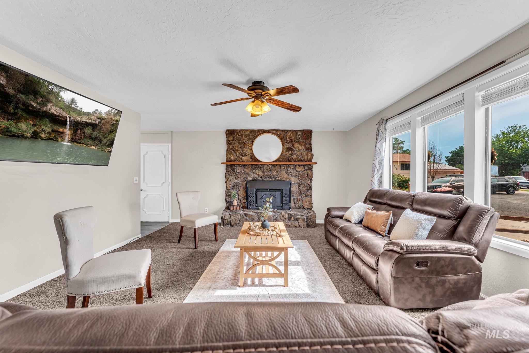 850 Rosewood dr., Twin Falls, Idaho 83301, 4 Bedrooms, 3 Bathrooms, Residential For Sale, Price $365,000,MLS 98994277