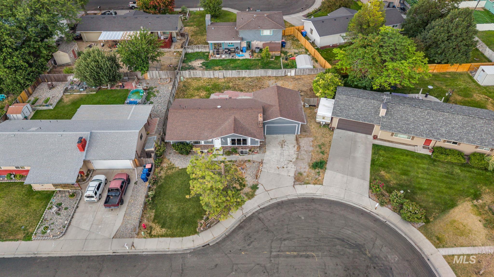 850 Rosewood dr., Twin Falls, Idaho 83301, 4 Bedrooms, 3 Bathrooms, Residential For Sale, Price $365,000,MLS 98994277
