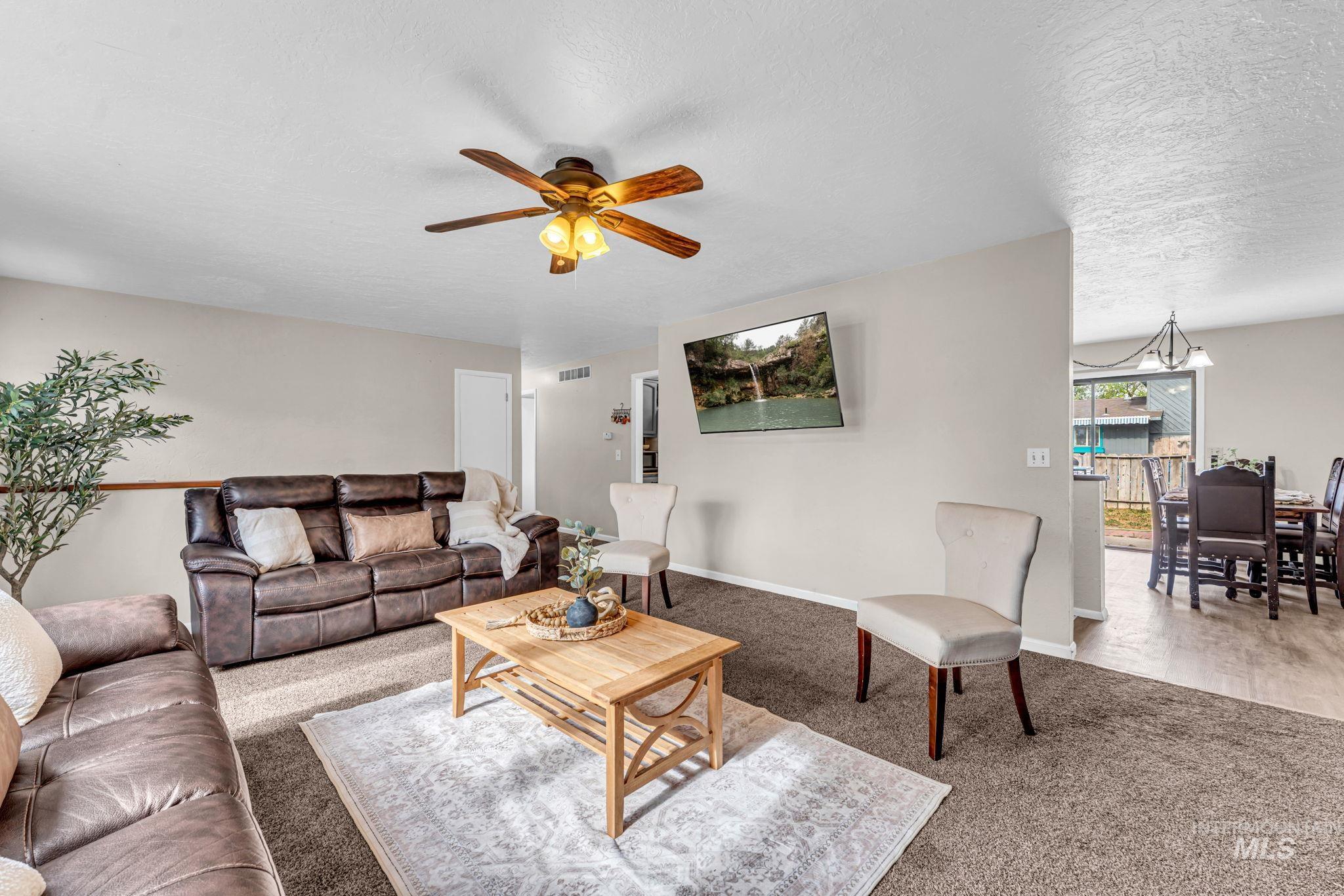 850 Rosewood dr., Twin Falls, Idaho 83301, 4 Bedrooms, 3 Bathrooms, Residential For Sale, Price $365,000,MLS 98994277