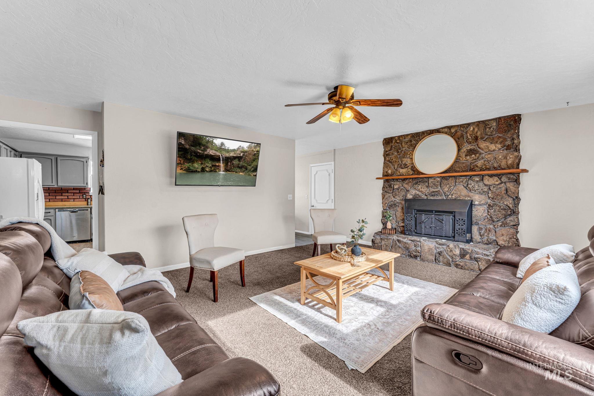850 Rosewood dr., Twin Falls, Idaho 83301, 4 Bedrooms, 3 Bathrooms, Residential For Sale, Price $365,000,MLS 98994277