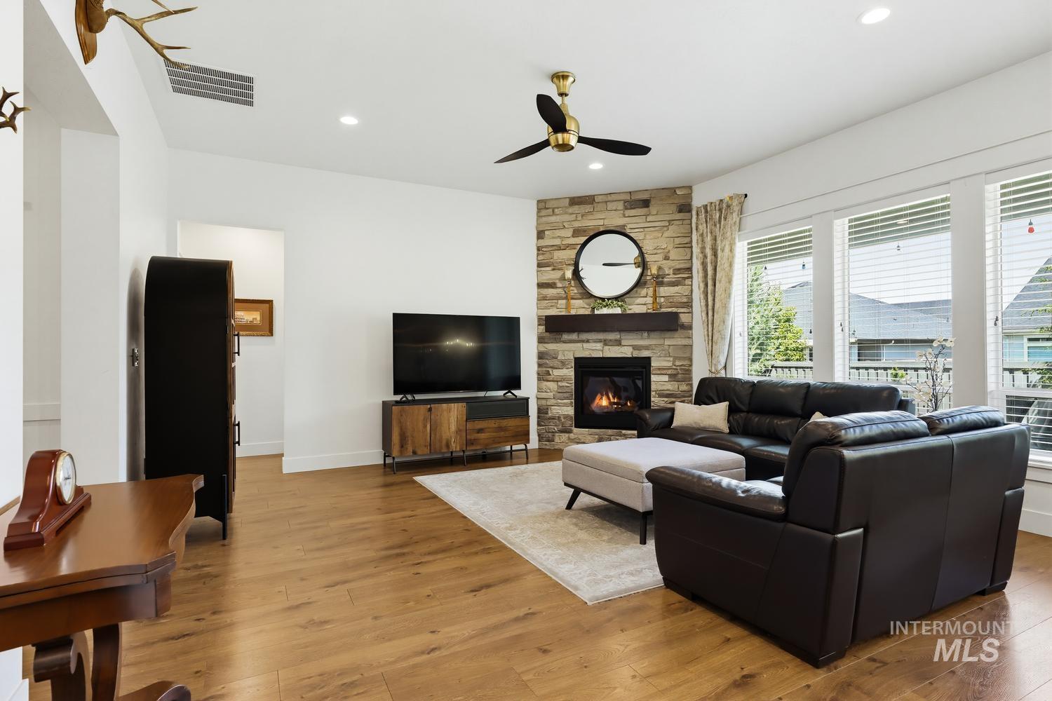 4184 E Woodville St, Meridian, Idaho 83642, 3 Bedrooms, 2 Bathrooms, Residential For Sale, Price $699,900,MLS 98994293