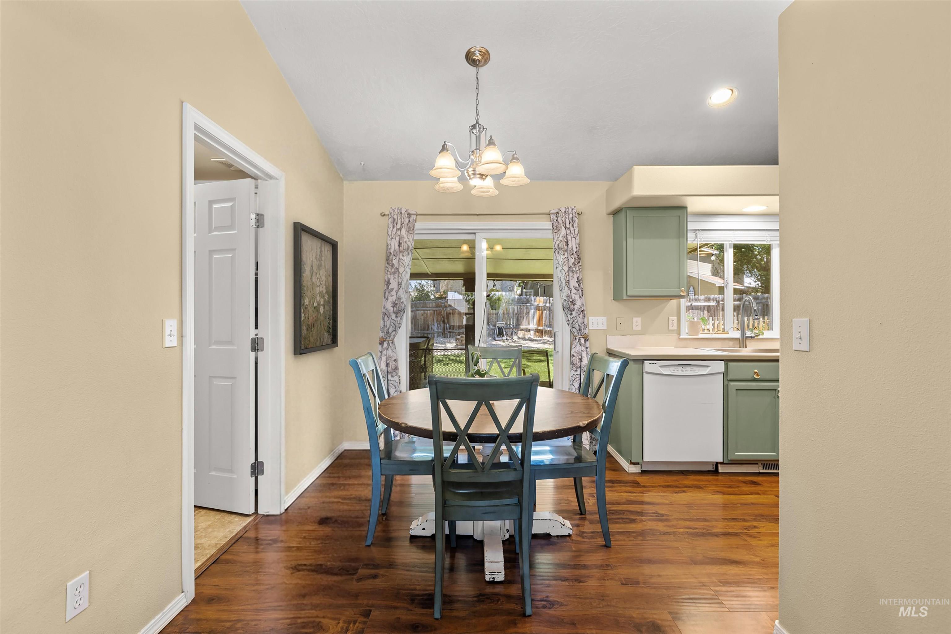 1834 W Topanga Drive, Kuna, Idaho 83634, 3 Bedrooms, 2 Bathrooms, Residential For Sale, Price $384,900,MLS 98994326
