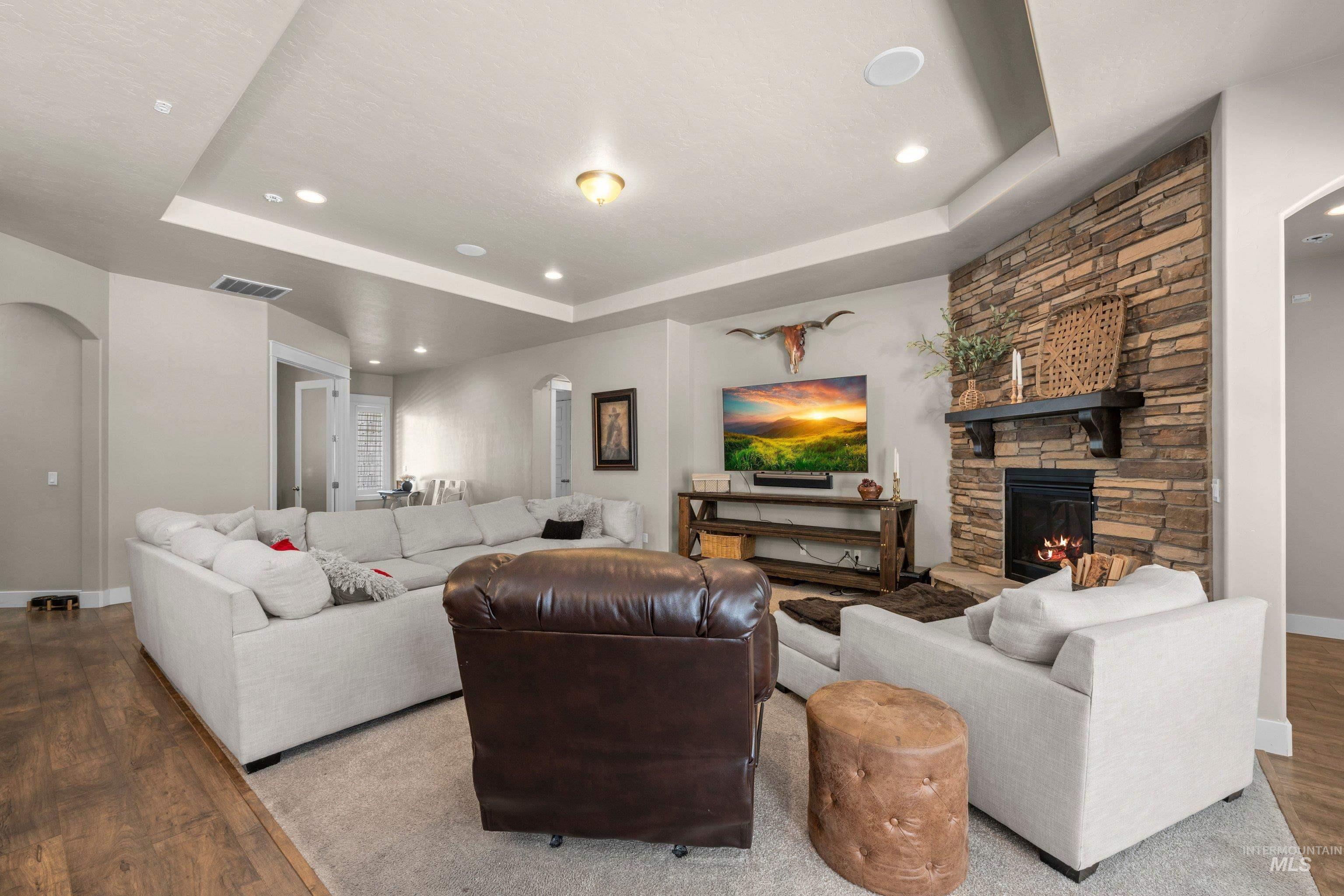 3701 N. Pampas Ave, Meridian, Idaho 83646, 5 Bedrooms, 3.5 Bathrooms, Residential For Sale, Price $774,000,MLS 98994327