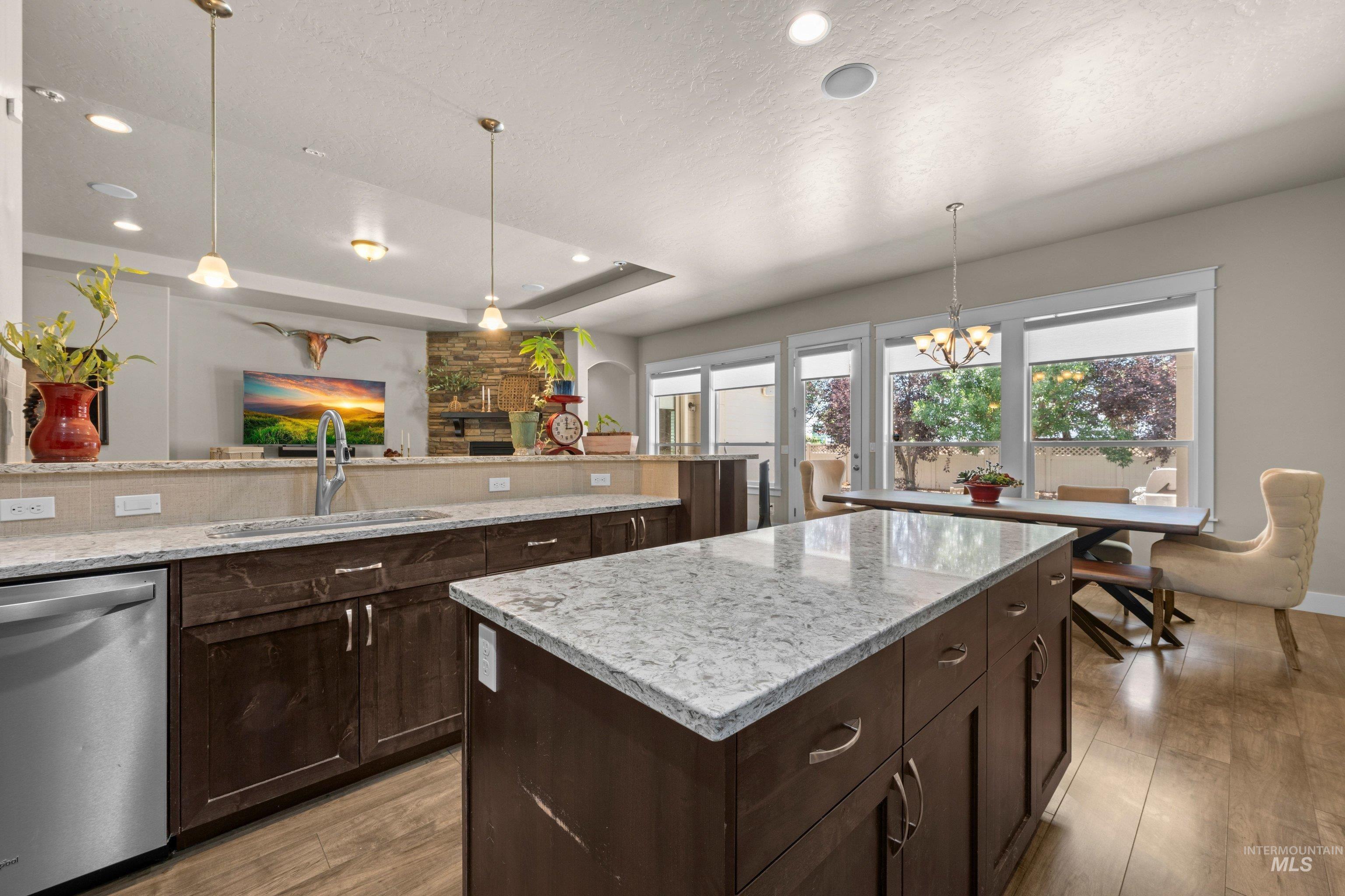 3701 N. Pampas Ave, Meridian, Idaho 83646, 5 Bedrooms, 3.5 Bathrooms, Residential For Sale, Price $774,000,MLS 98994327