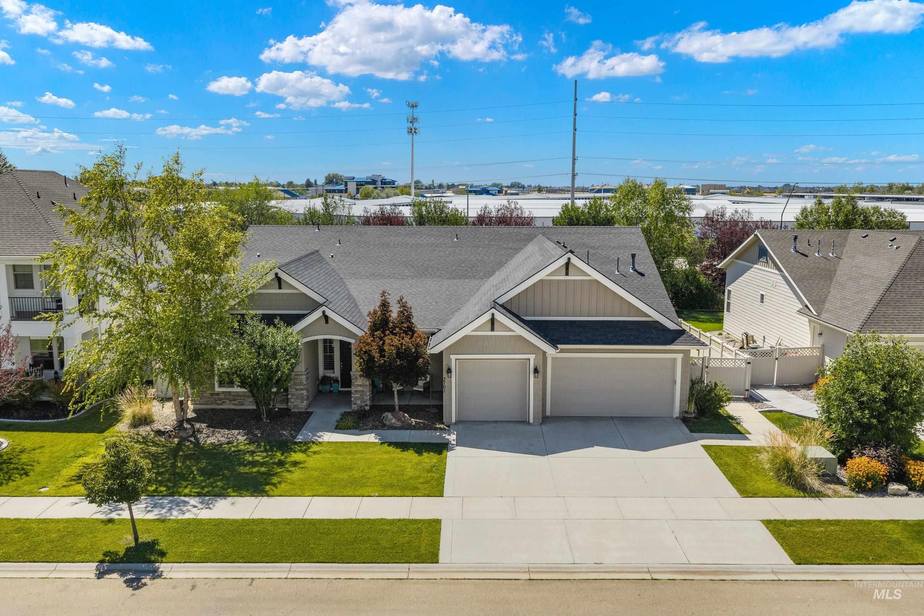 3701 N. Pampas Ave, Meridian, Idaho 83646, 5 Bedrooms, 3.5 Bathrooms, Residential For Sale, Price $774,000,MLS 98994327