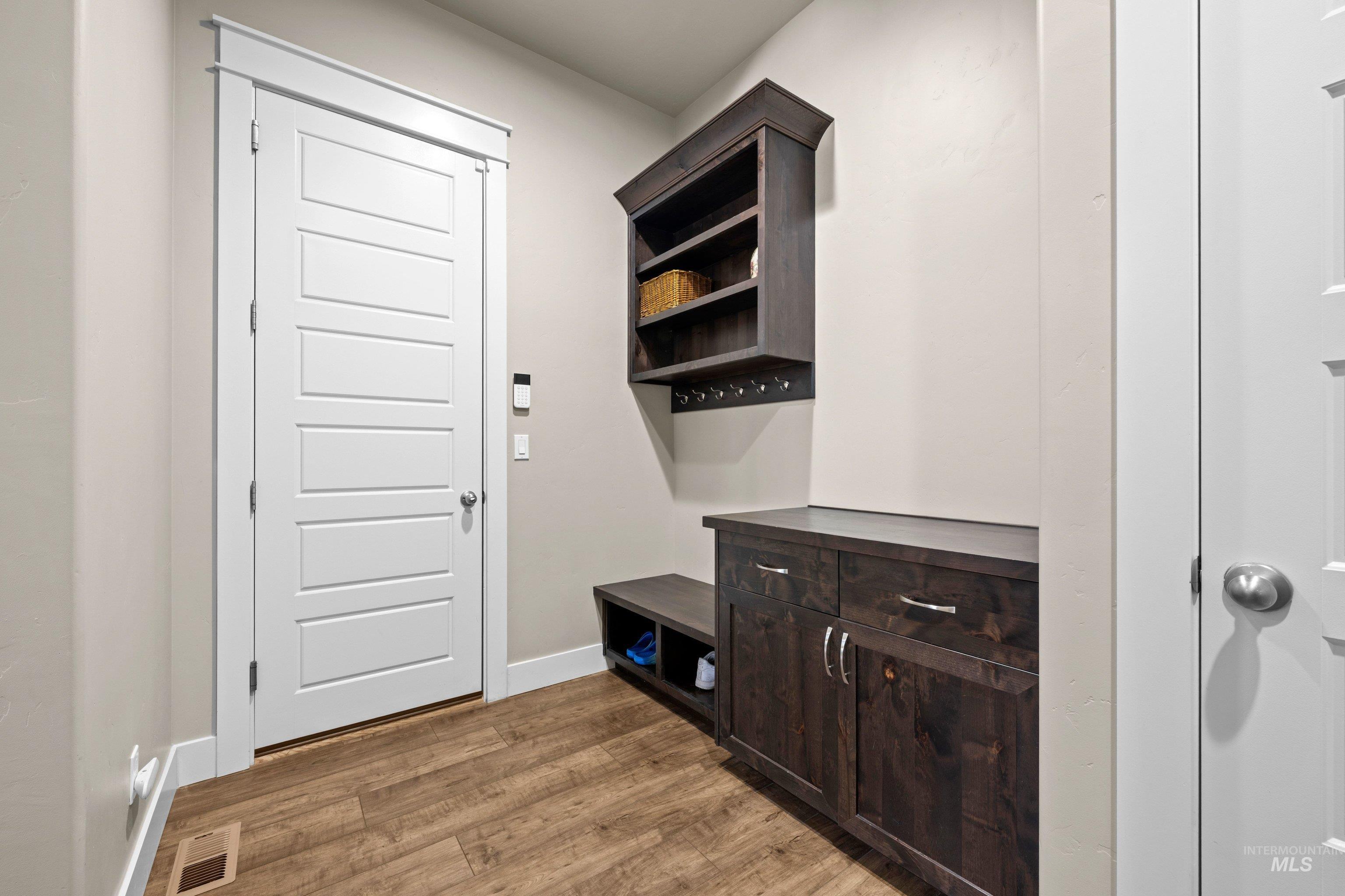 3701 N. Pampas Ave, Meridian, Idaho 83646, 5 Bedrooms, 3.5 Bathrooms, Residential For Sale, Price $774,000,MLS 98994327
