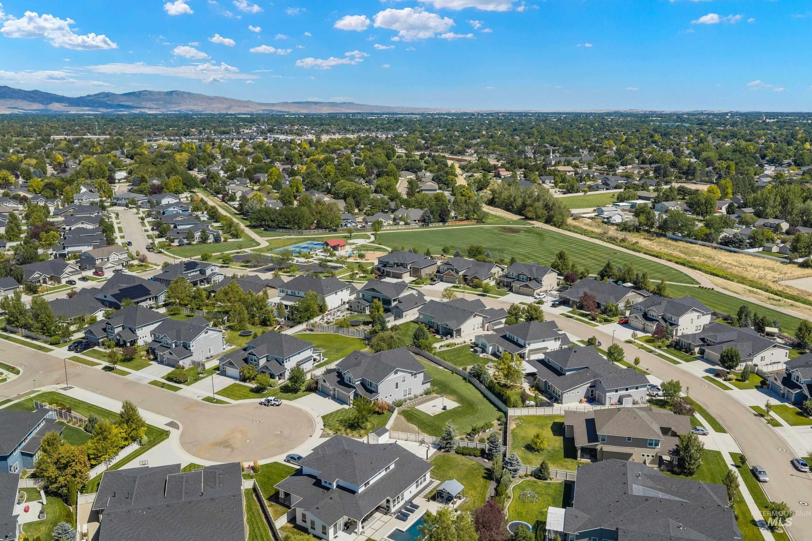 3701 N. Pampas Ave, Meridian, Idaho 83646, 5 Bedrooms, 3.5 Bathrooms, Residential For Sale, Price $774,000,MLS 98994327