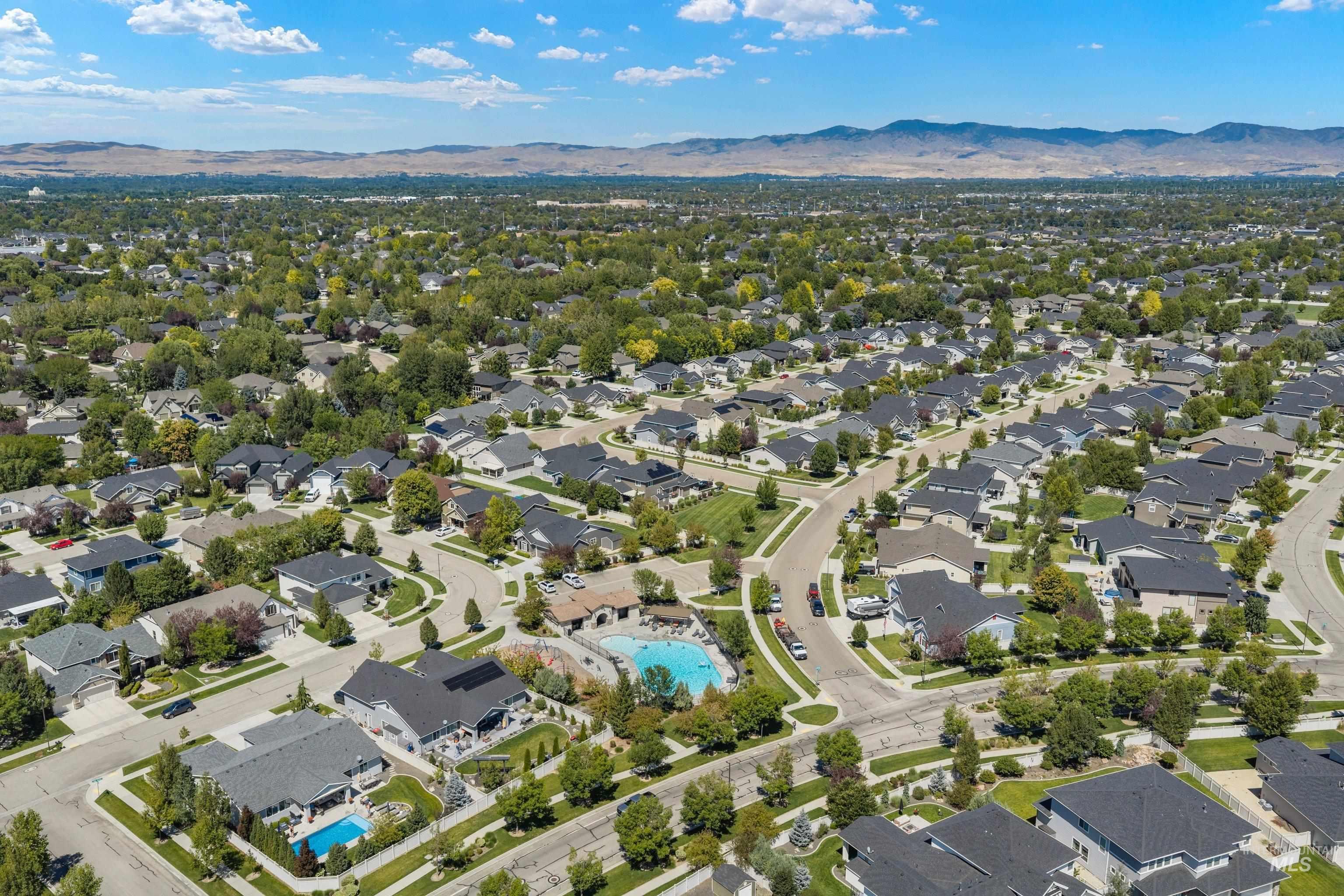 3701 N. Pampas Ave, Meridian, Idaho 83646, 5 Bedrooms, 3.5 Bathrooms, Residential For Sale, Price $774,000,MLS 98994327