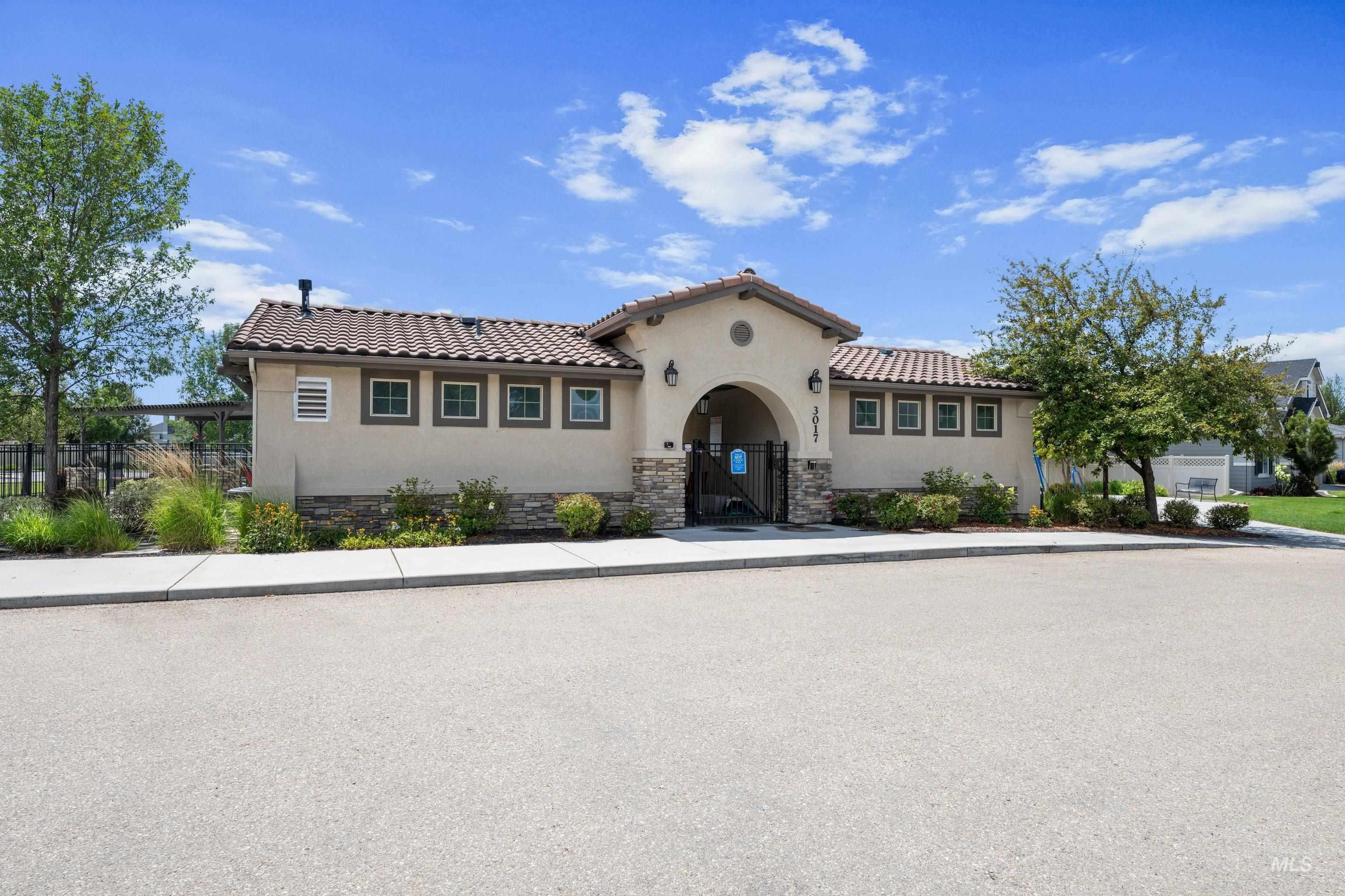3701 N. Pampas Ave, Meridian, Idaho 83646, 5 Bedrooms, 3.5 Bathrooms, Residential For Sale, Price $774,000,MLS 98994327