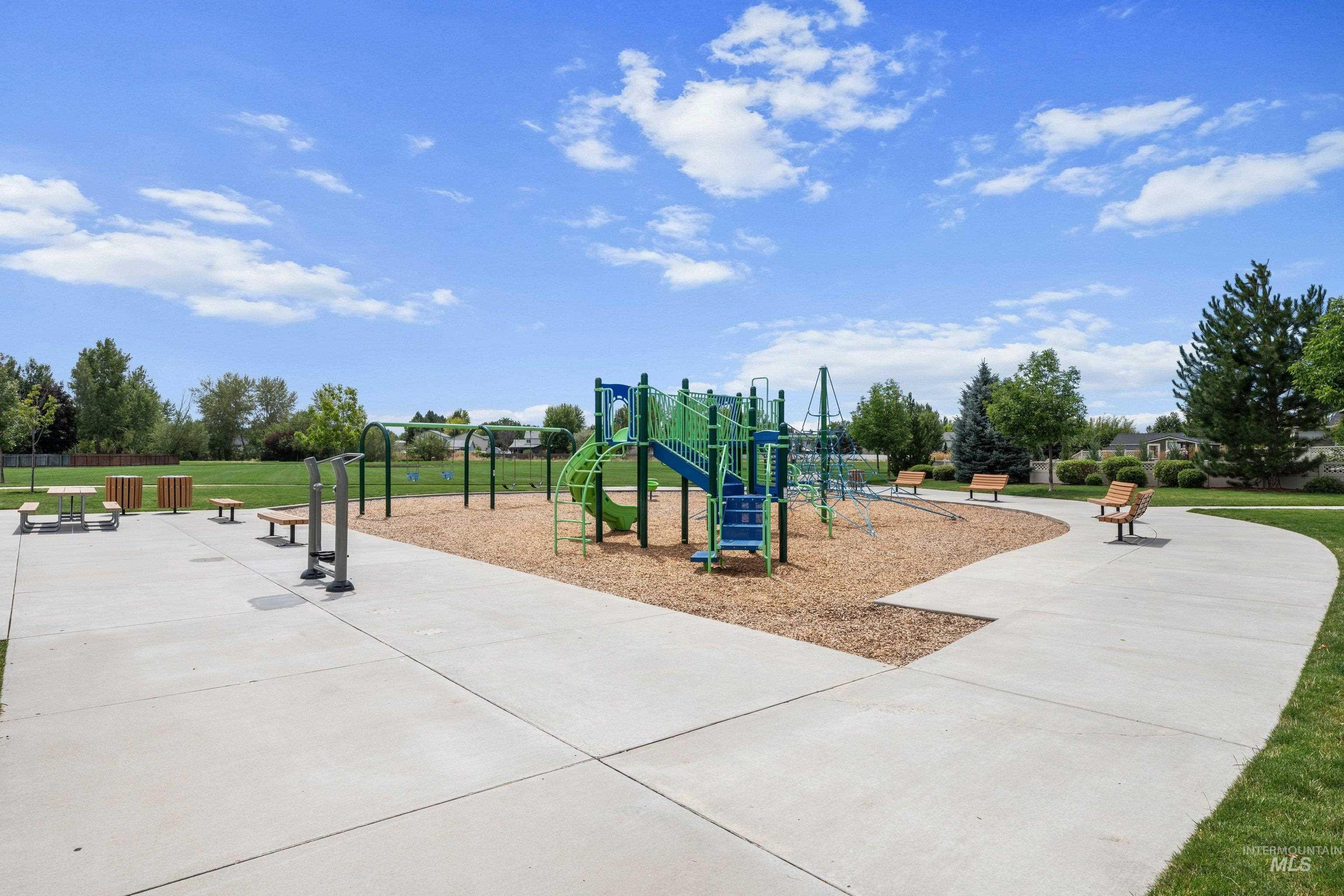 3701 N. Pampas Ave, Meridian, Idaho 83646, 5 Bedrooms, 3.5 Bathrooms, Residential For Sale, Price $774,000,MLS 98994327