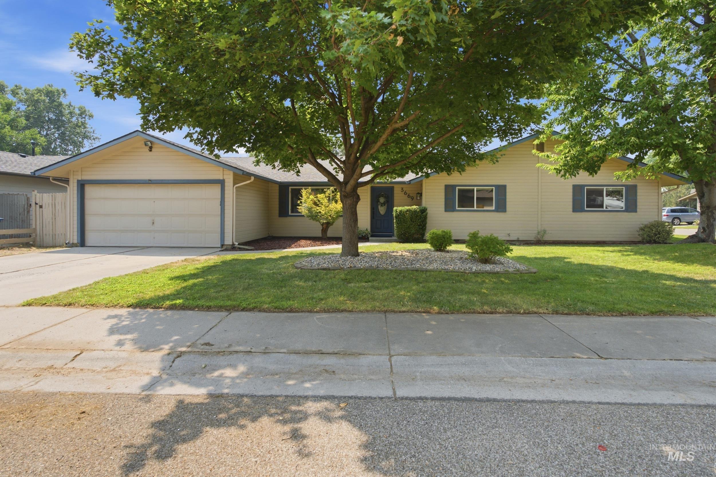3669 N Tee Avenue, Boise, Idaho 83704, 4 Bedrooms, 2 Bathrooms, Residential For Sale, Price $490,000,MLS 98994337