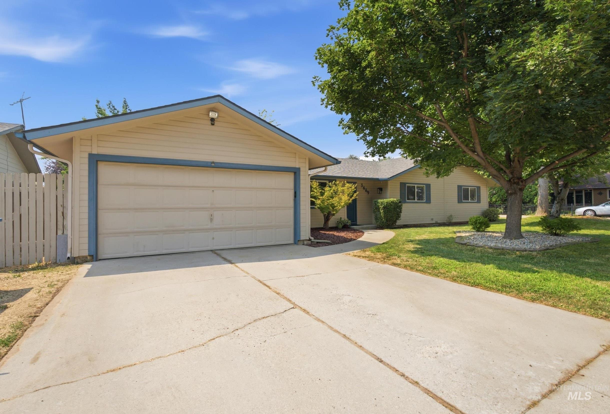 3669 N Tee Avenue, Boise, Idaho 83704, 4 Bedrooms, 2 Bathrooms, Residential For Sale, Price $490,000,MLS 98994337