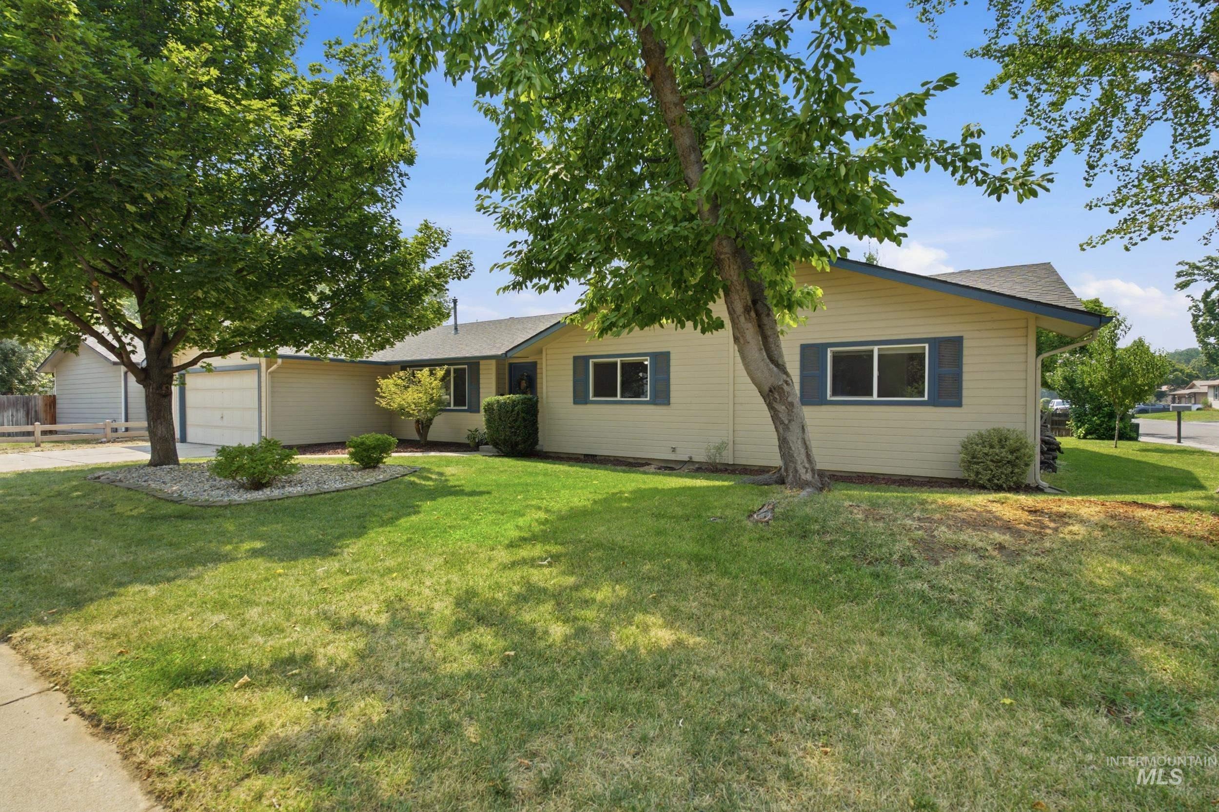 3669 N Tee Avenue, Boise, Idaho 83704, 4 Bedrooms, 2 Bathrooms, Residential For Sale, Price $490,000,MLS 98994337