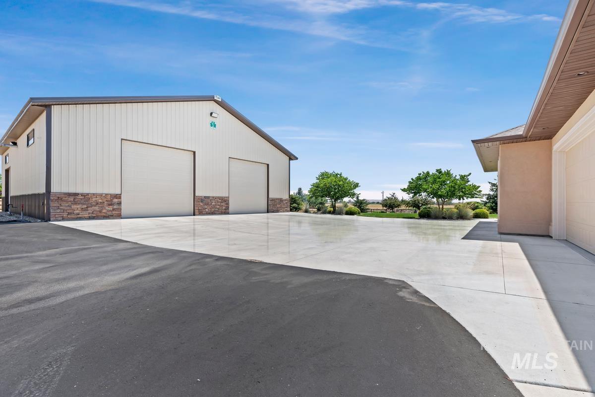 5340 S Black Cat Rd., Meridian, Idaho 83642, 3 Bedrooms, 4.5 Bathrooms, Residential For Sale, Price $2,650,000,MLS 98994344