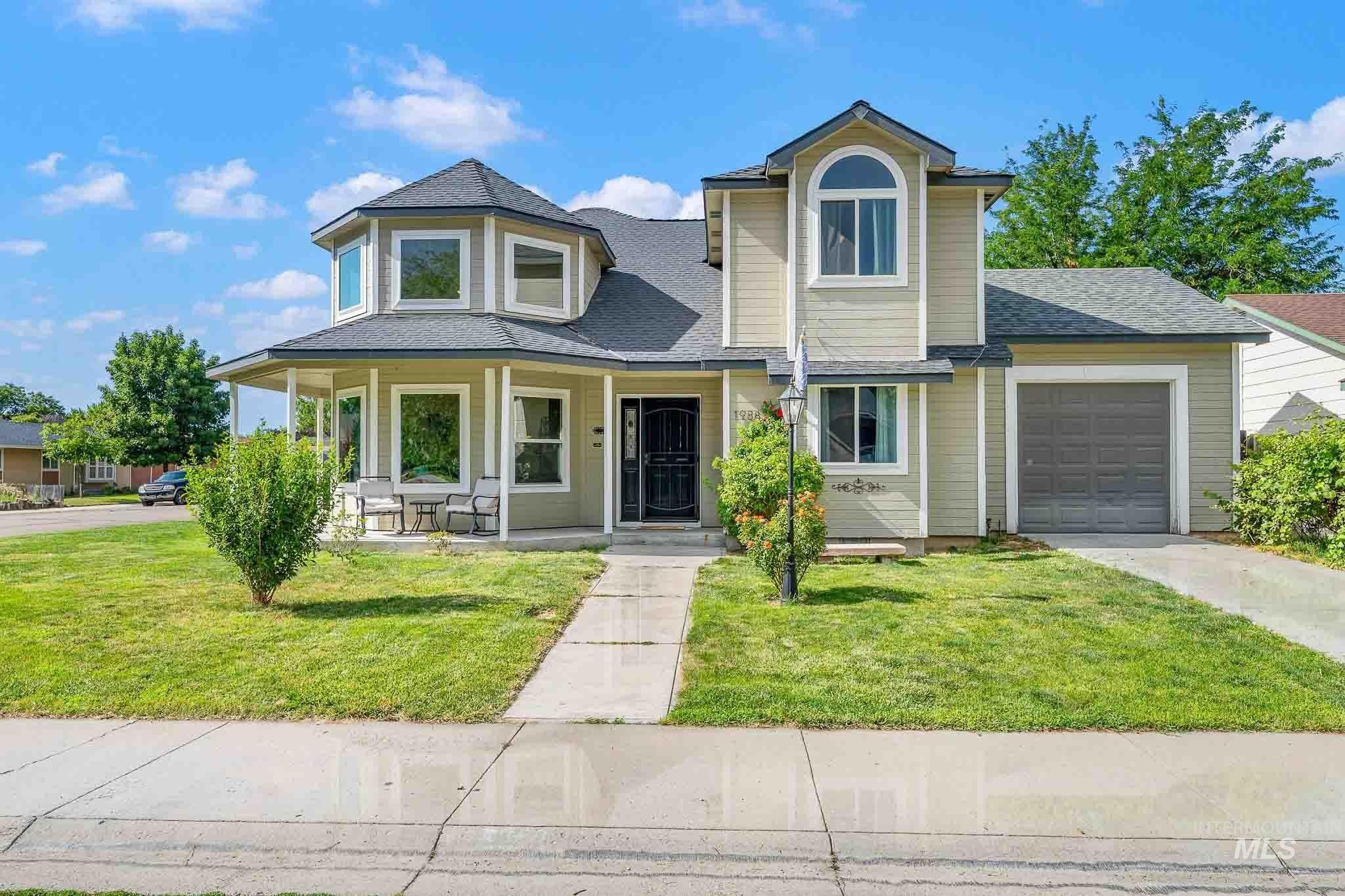 1988 W Kingswood Ct, Meridian, Idaho 83646, 4 Bedrooms, 3.5 Bathrooms, Residential For Sale, Price $514,999,MLS 98994357