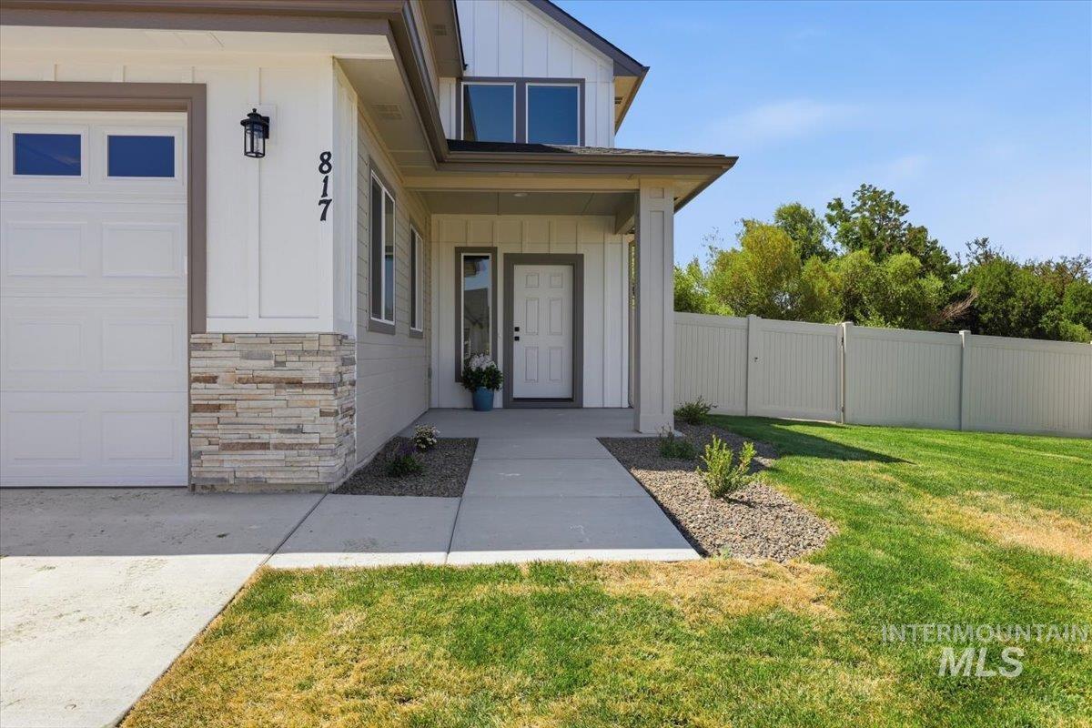 817 E Exploration Dr., Kuna, Idaho 83634, 3 Bedrooms, 2.5 Bathrooms, Residential For Sale, Price $529,900,MLS 98994380