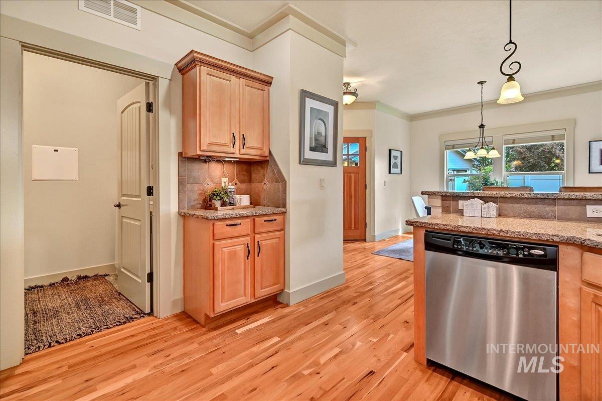 2597 E Satterfield St, Meridian, Idaho 83646, 3 Bedrooms, 2 Bathrooms, Residential For Sale, Price $484,900,MLS 98994382