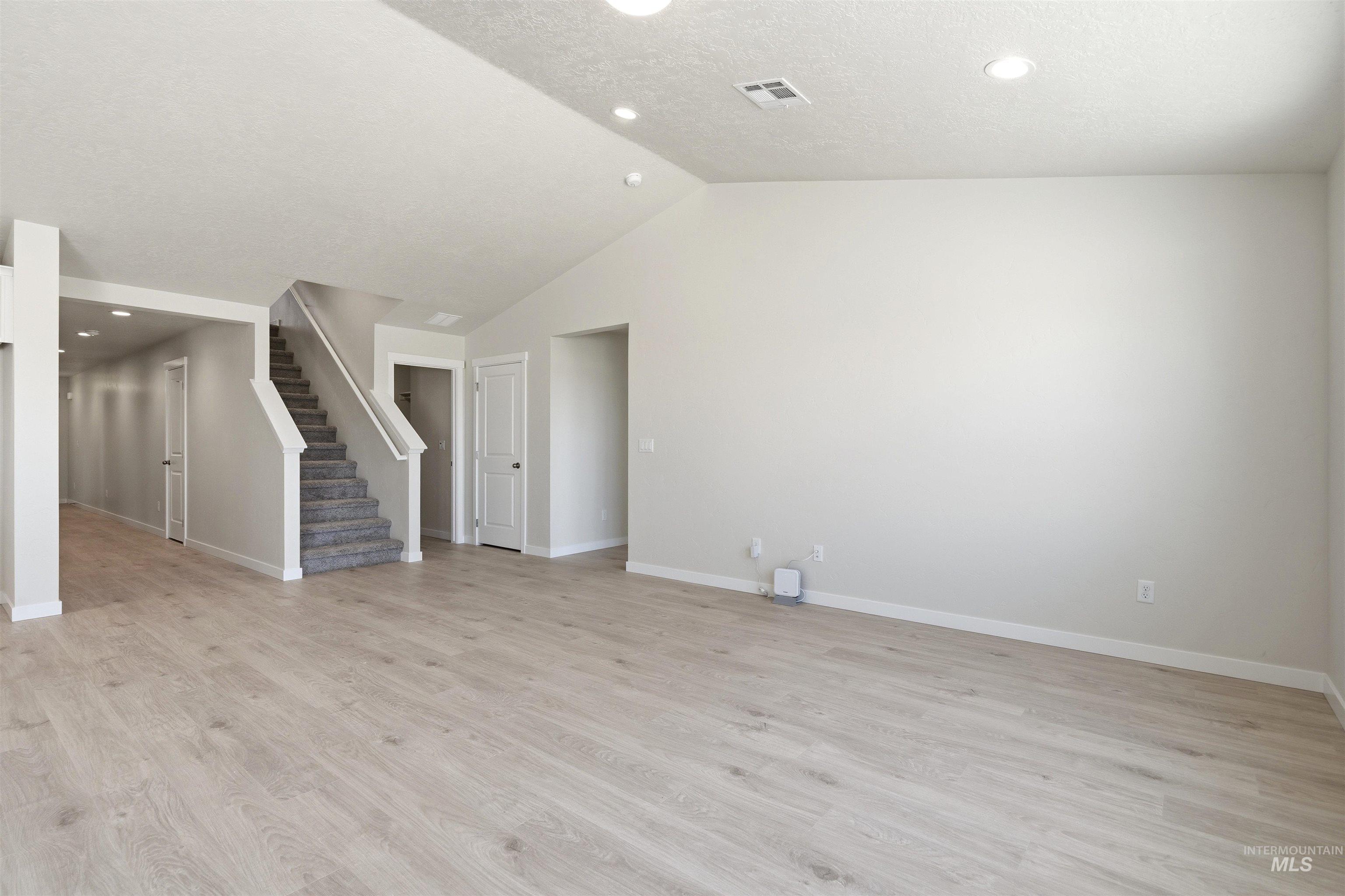 10171 Bellevue Ridge St, Nampa, Idaho 83687, 5 Bedrooms, 3 Bathrooms, Residential For Sale, Price $469,990,MLS 98994396