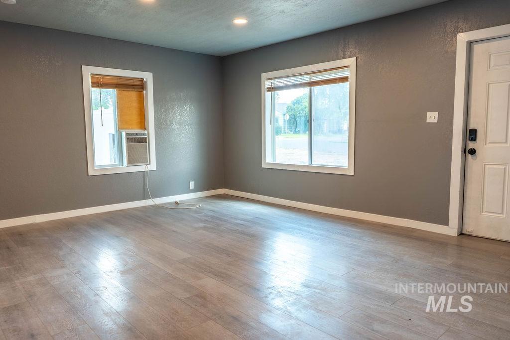 504 8th Ave. N, Buhl, Idaho 83316, 2 Bedrooms, 1 Bathroom, Residential For Sale, Price $236,000,MLS 98994398