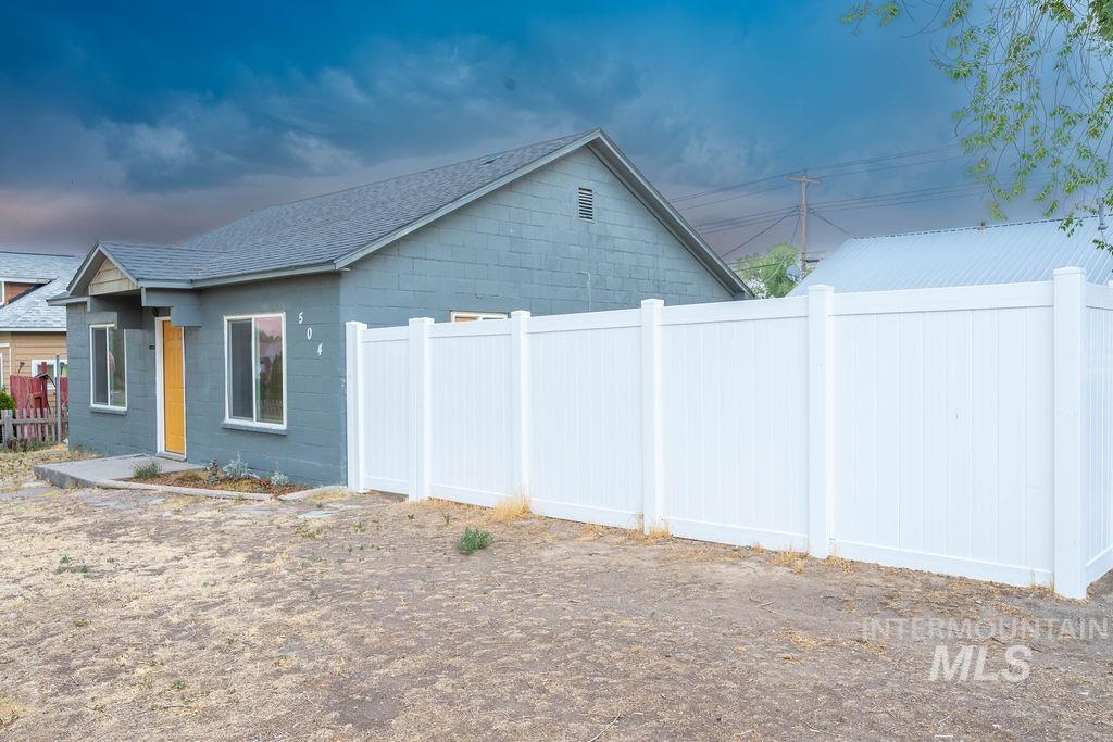 504 8th Ave. N, Buhl, Idaho 83316, 2 Bedrooms, 1 Bathroom, Residential For Sale, Price $236,000,MLS 98994398