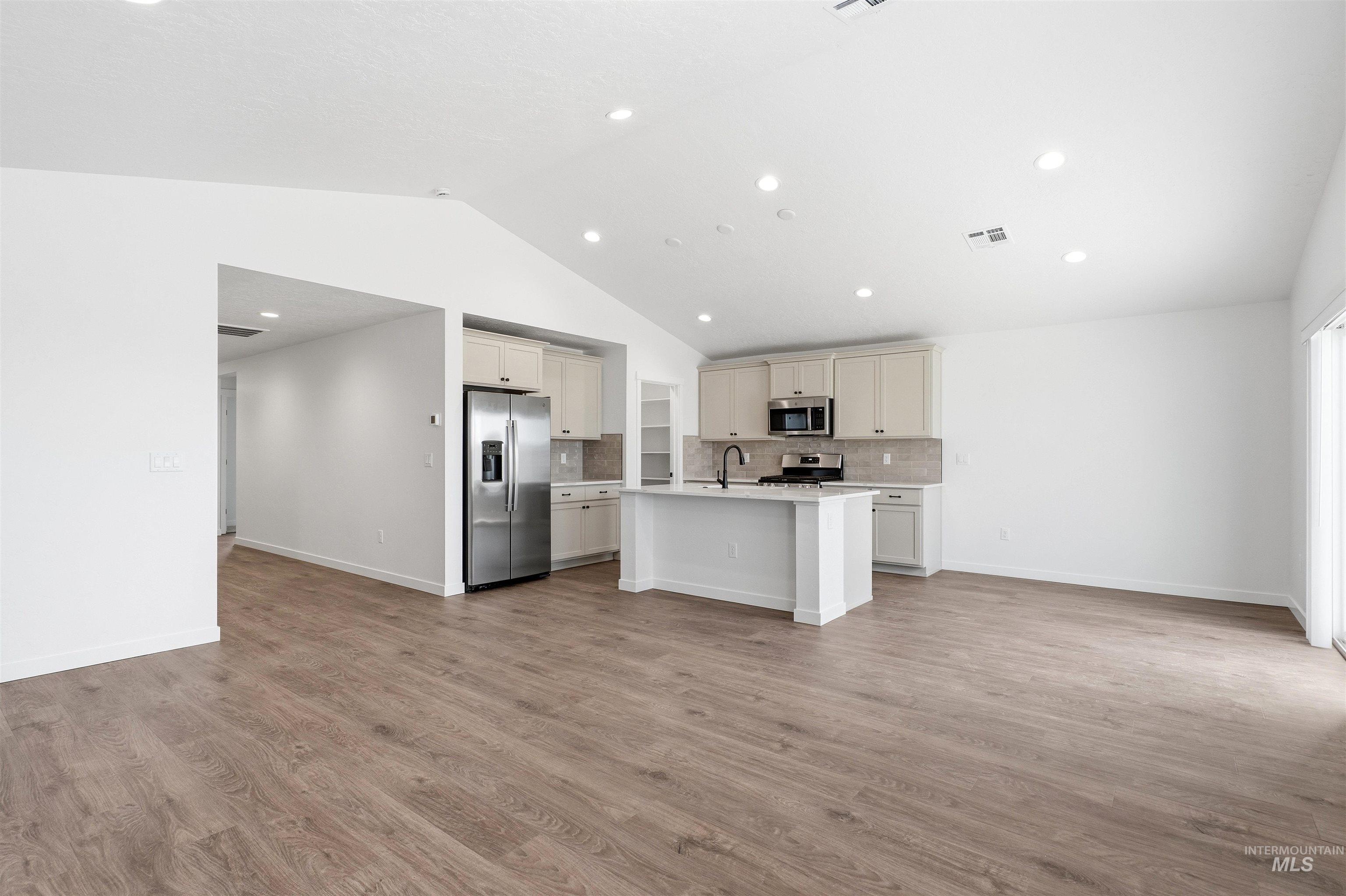 10123 Bellevue Ridge St, Nampa, Idaho 83687, 3 Bedrooms, 2 Bathrooms, Residential For Sale, Price $449,990,MLS 98994401