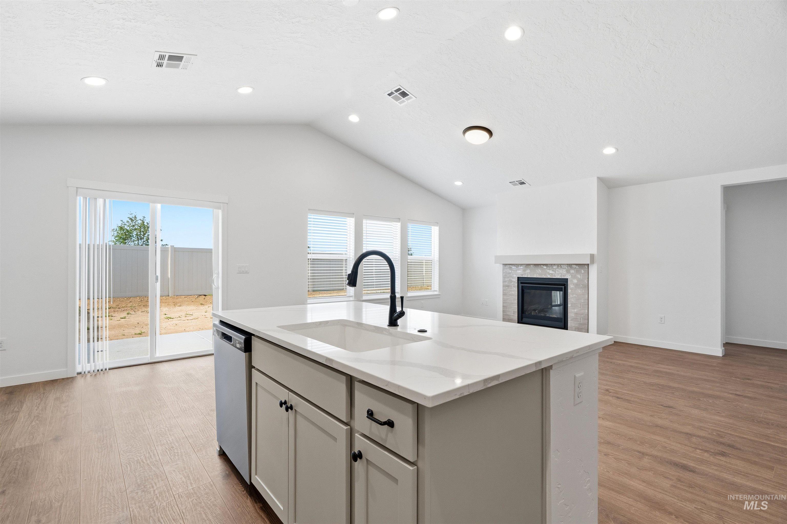 10123 Bellevue Ridge St, Nampa, Idaho 83687, 3 Bedrooms, 2 Bathrooms, Residential For Sale, Price $449,990,MLS 98994401