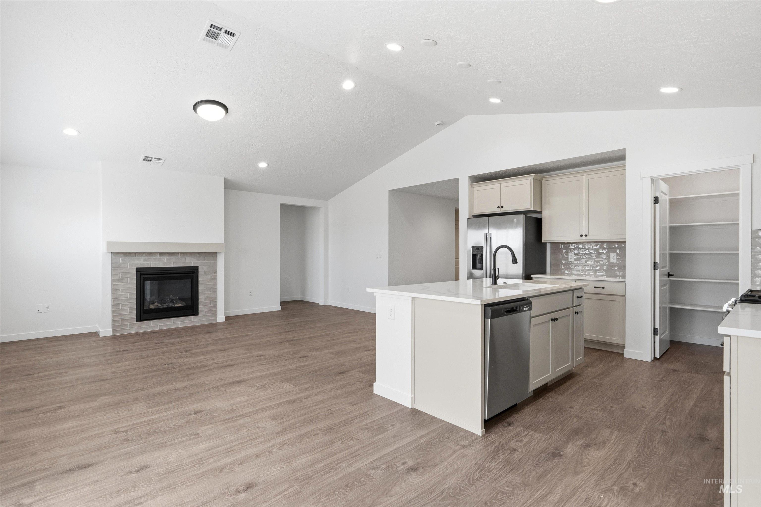 10123 Bellevue Ridge St, Nampa, Idaho 83687, 3 Bedrooms, 2 Bathrooms, Residential For Sale, Price $449,990,MLS 98994401