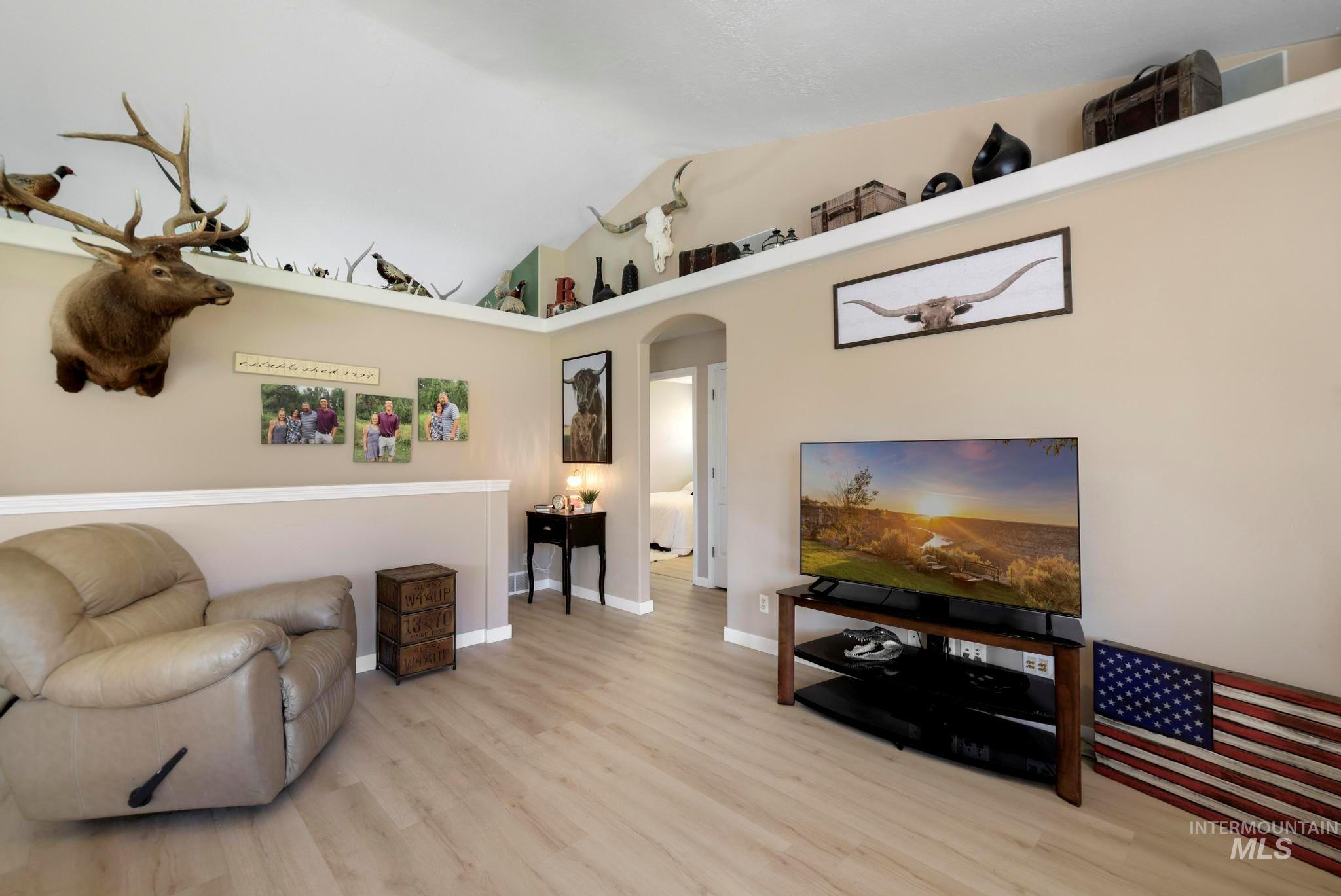 3962 N 2405 E, Filer, Idaho 83328, 5 Bedrooms, 3 Bathrooms, Residential For Sale, Price $1,097,000,MLS 98994404