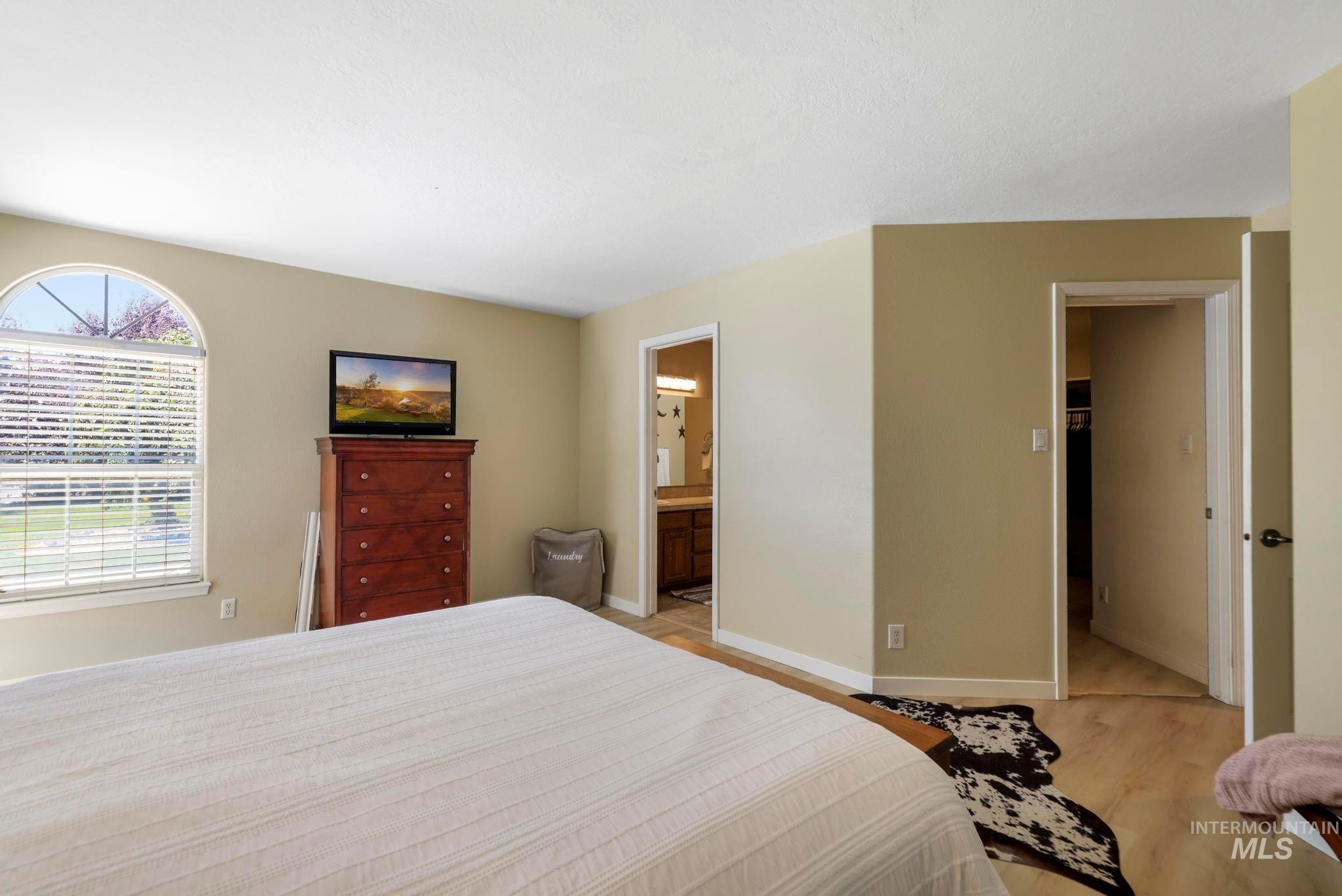 3962 N 2405 E, Filer, Idaho 83328, 5 Bedrooms, 3 Bathrooms, Residential For Sale, Price $1,097,000,MLS 98994404