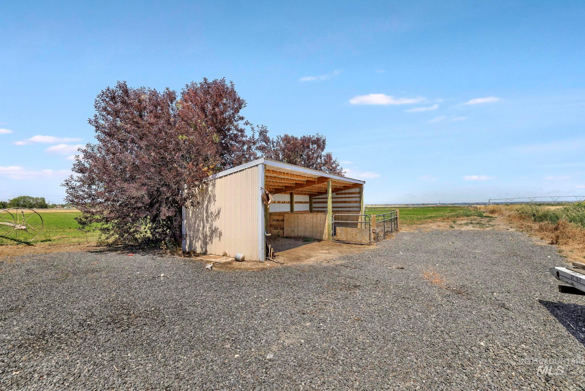 3962 N 2405 E, Filer, Idaho 83328, 5 Bedrooms, 3 Bathrooms, Residential For Sale, Price $1,097,000,MLS 98994404