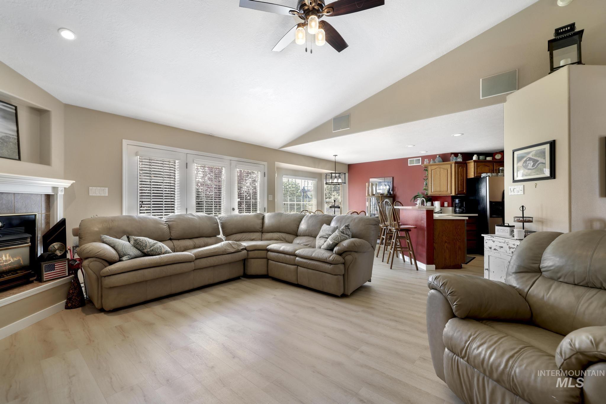 3962 N 2405 E, Filer, Idaho 83328, 5 Bedrooms, 3 Bathrooms, Residential For Sale, Price $1,097,000,MLS 98994404