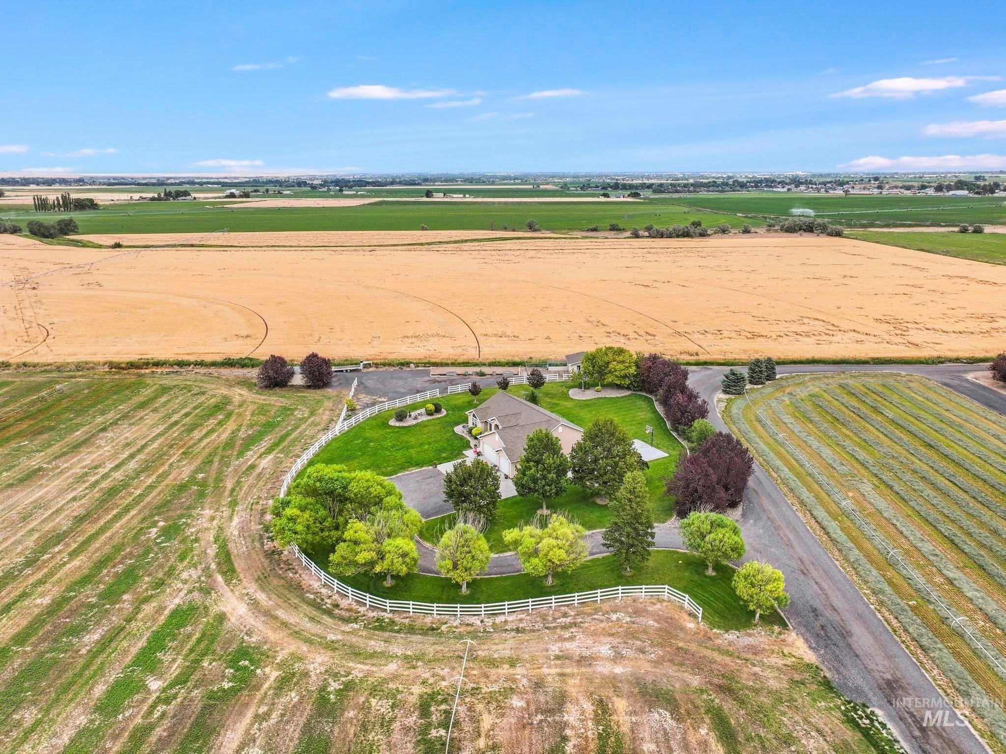 3962 N 2405 E, Filer, Idaho 83301, 5 Bedrooms, 3 Bathrooms, Farm & Ranch For Sale, Price $1,097,000,MLS 98994408