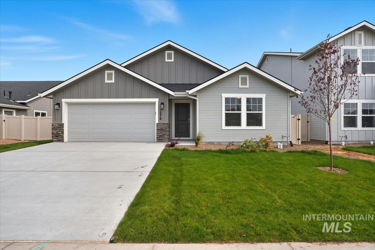 1575 SW Silverstone Ave, Mountain Home, Idaho 83647, 3 Bedrooms, 2 Bathrooms, Residential For Sale, Price $414,990,MLS 98994417