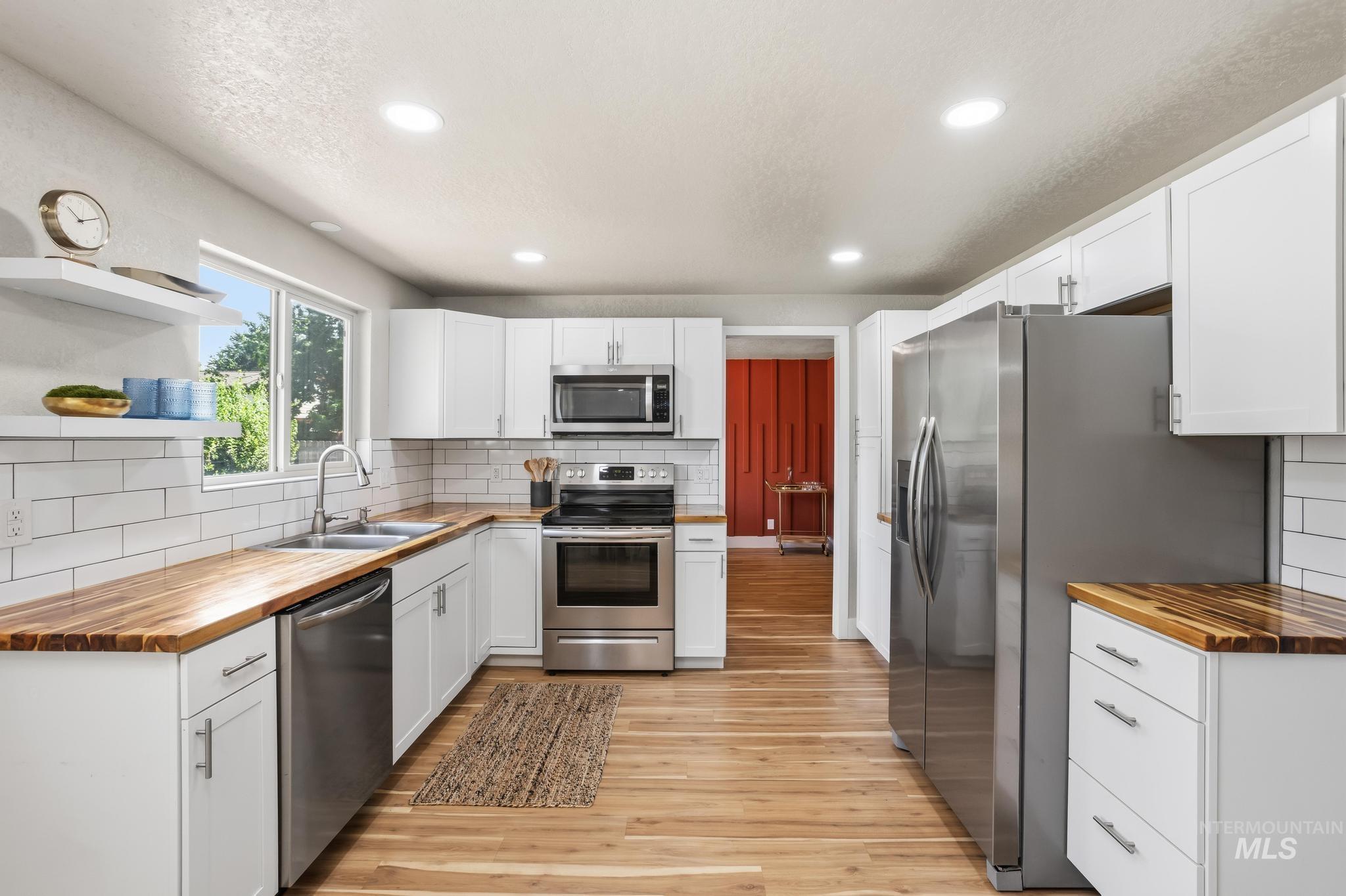 5125 W Redbridge Drive, Boise, Idaho 83703, 4 Bedrooms, 2.5 Bathrooms, Residential For Sale, Price $685,000,MLS 98994422