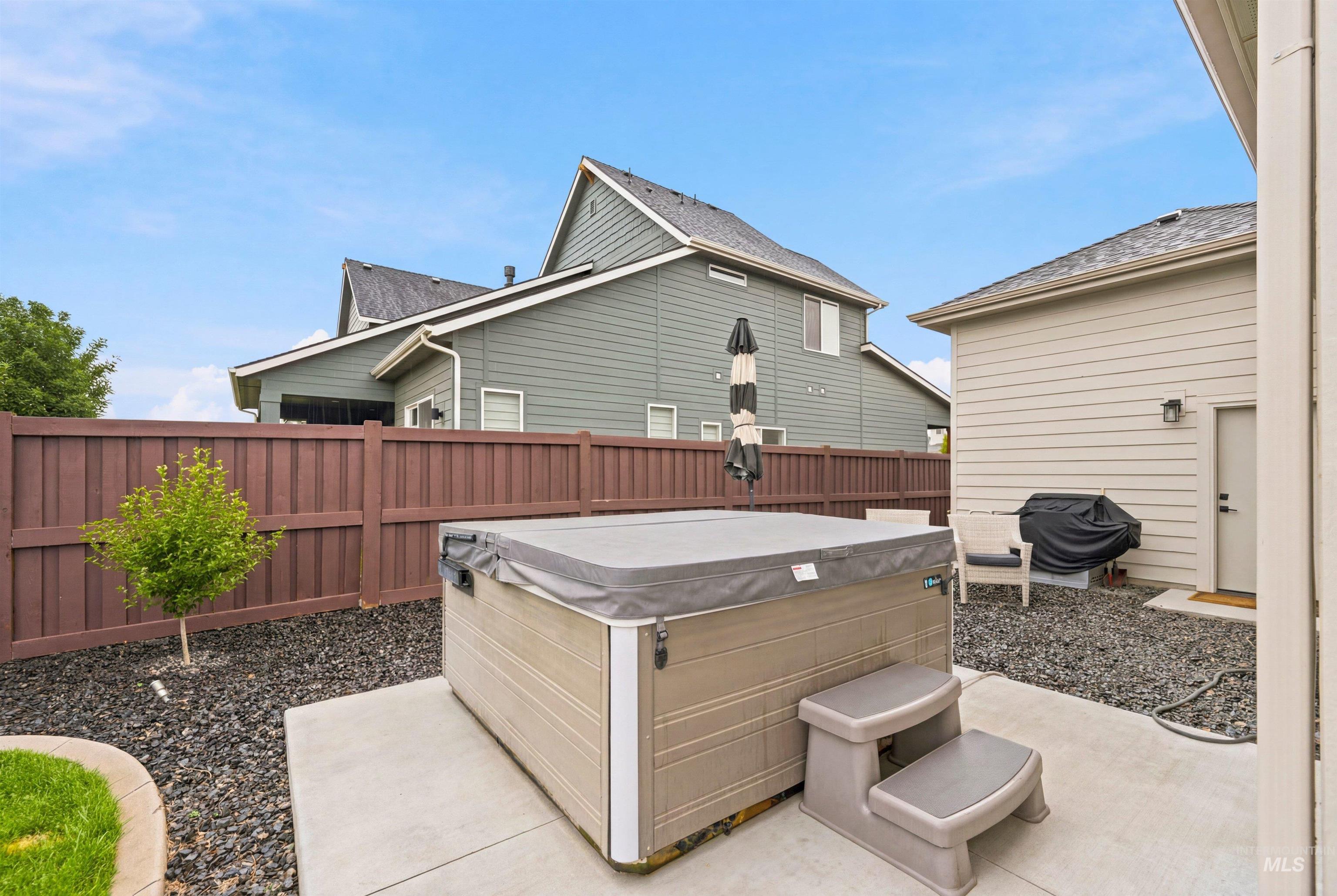 7030 N Maplestone Ave, Meridian, Idaho 83646, 4 Bedrooms, 3 Bathrooms, Residential For Sale, Price $1,235,000,MLS 98994428