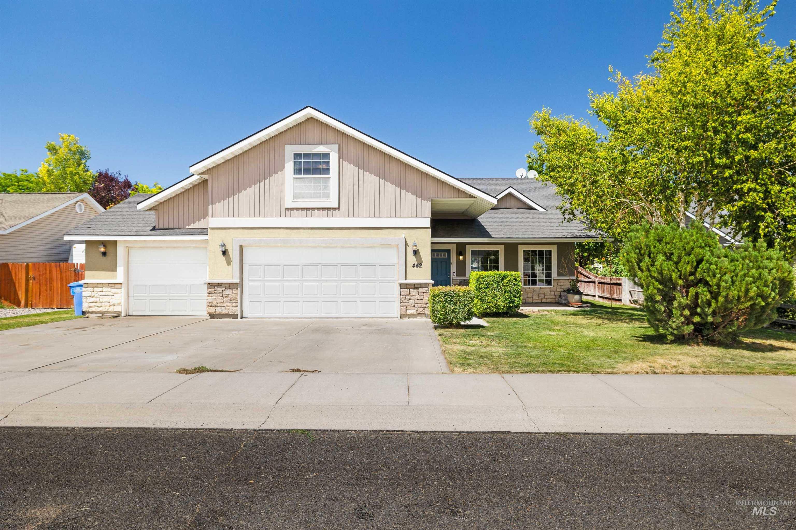 442 Pioneer Path, Twin Falls, Idaho 83301, 3 Bedrooms, 2.5 Bathrooms, Residential For Sale, Price $449,000,MLS 98994429