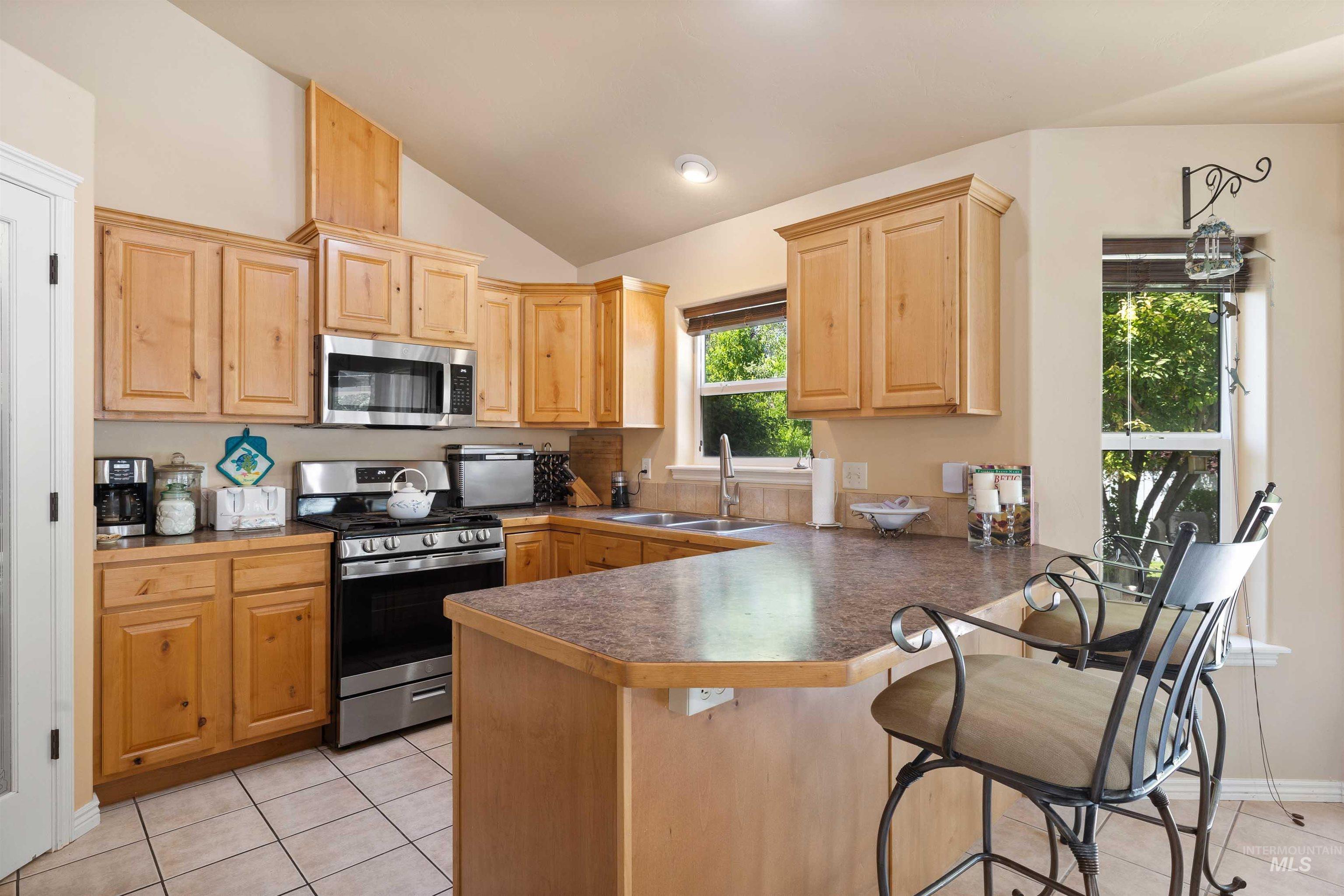 442 Pioneer Path, Twin Falls, Idaho 83301, 3 Bedrooms, 2.5 Bathrooms, Residential For Sale, Price $449,000,MLS 98994429