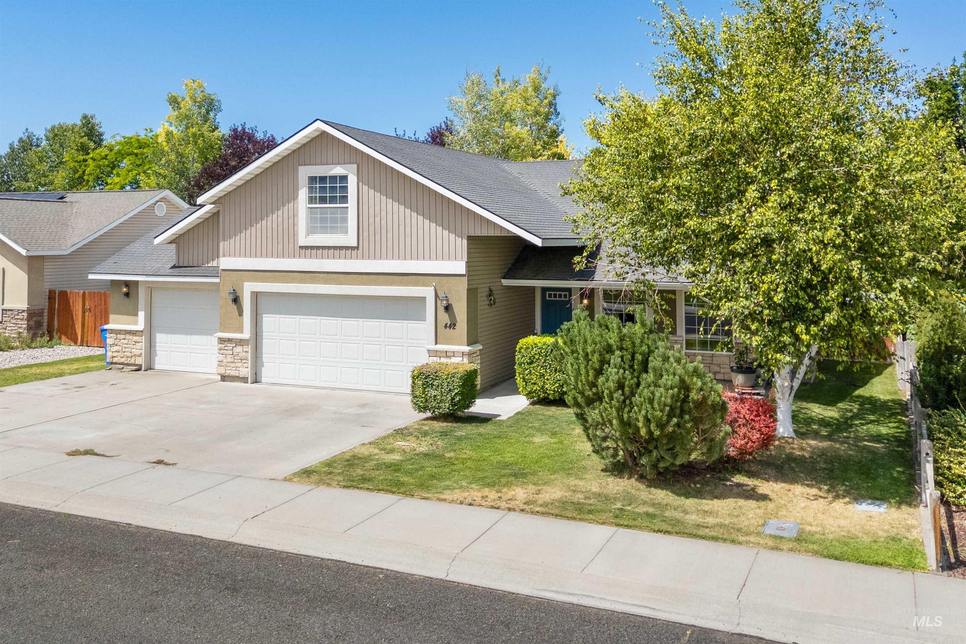 442 Pioneer Path, Twin Falls, Idaho 83301, 3 Bedrooms, 2.5 Bathrooms, Residential For Sale, Price $449,000,MLS 98994429