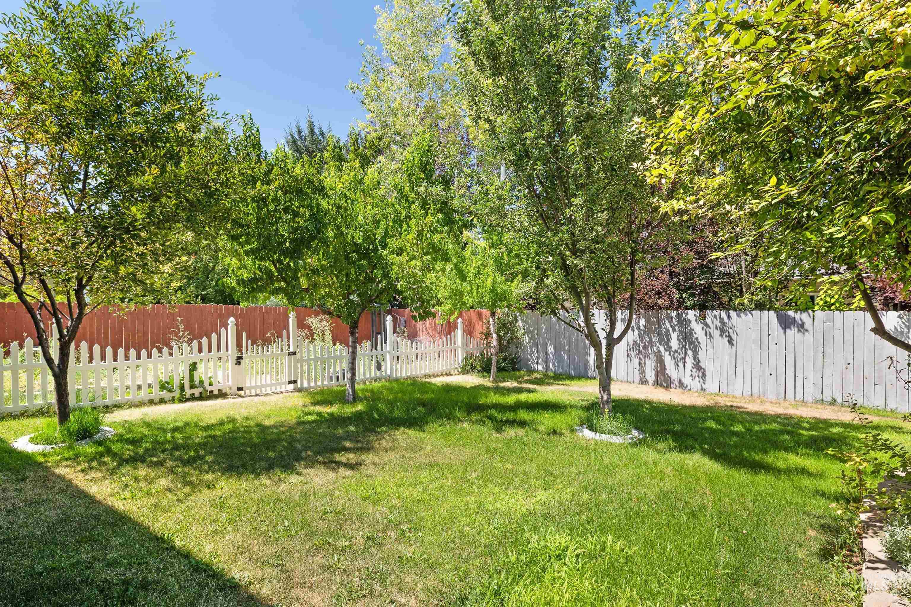 442 Pioneer Path, Twin Falls, Idaho 83301, 3 Bedrooms, 2.5 Bathrooms, Residential For Sale, Price $449,000,MLS 98994429