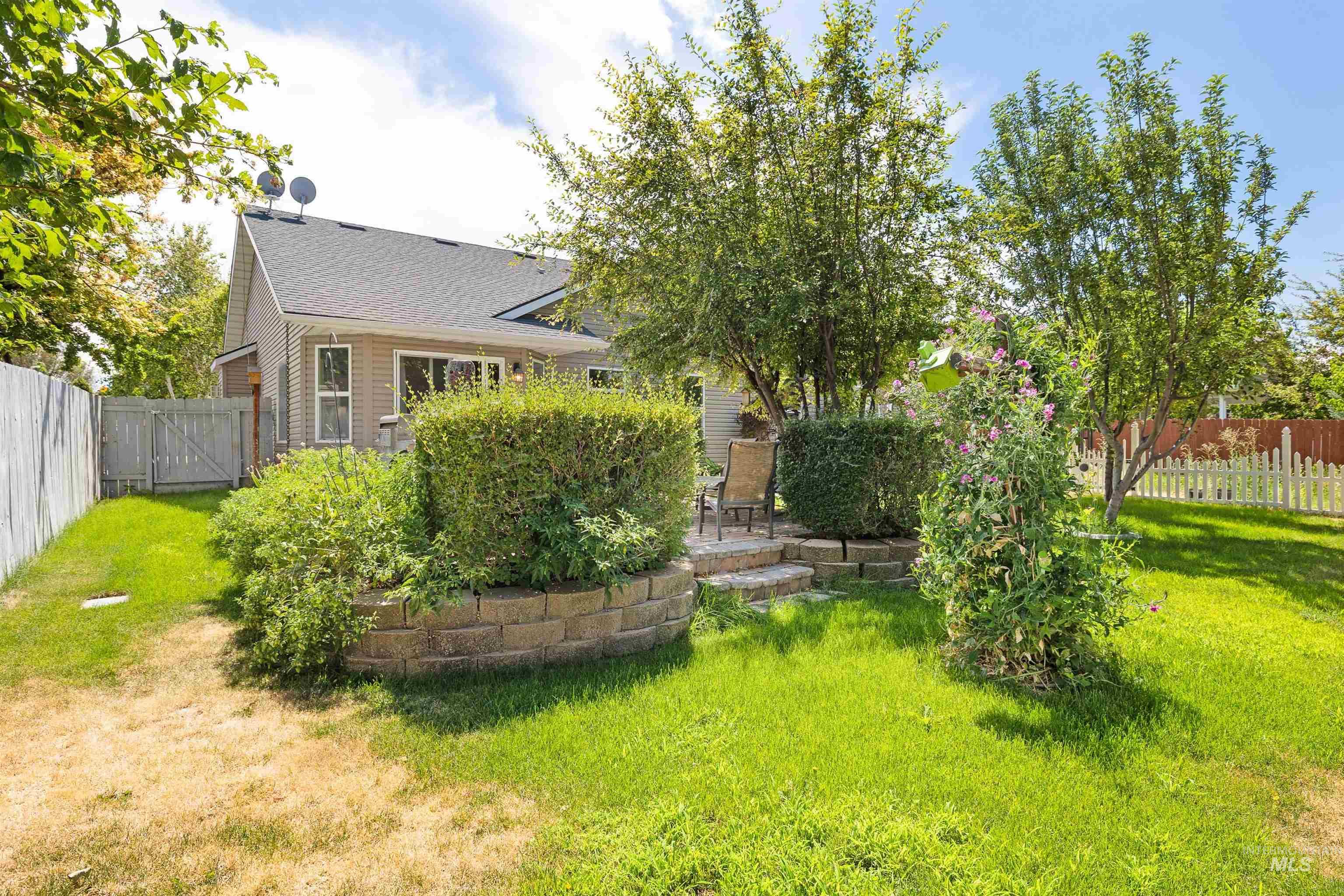 442 Pioneer Path, Twin Falls, Idaho 83301, 3 Bedrooms, 2.5 Bathrooms, Residential For Sale, Price $449,000,MLS 98994429