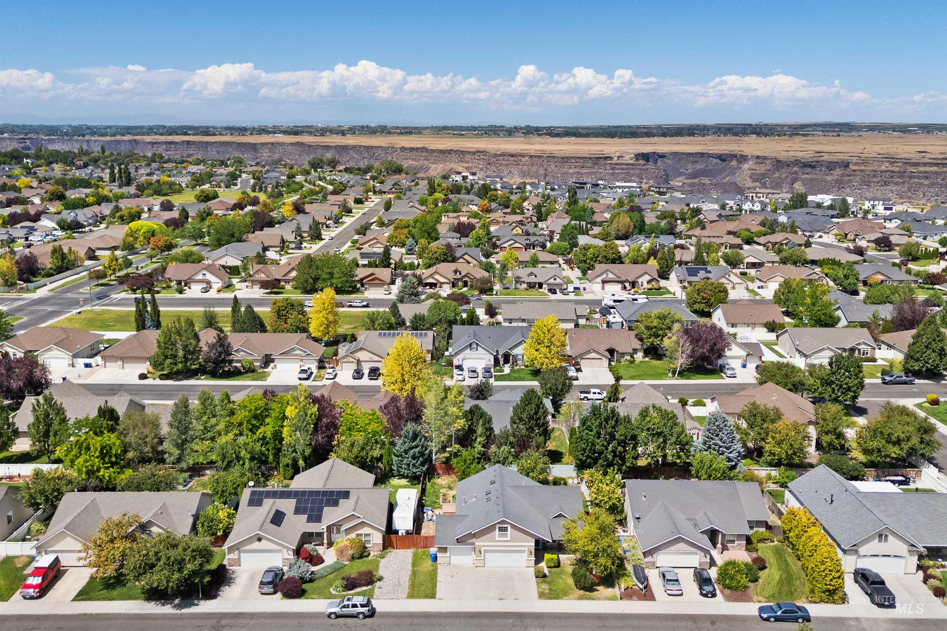 442 Pioneer Path, Twin Falls, Idaho 83301, 3 Bedrooms, 2.5 Bathrooms, Residential For Sale, Price $449,000,MLS 98994429