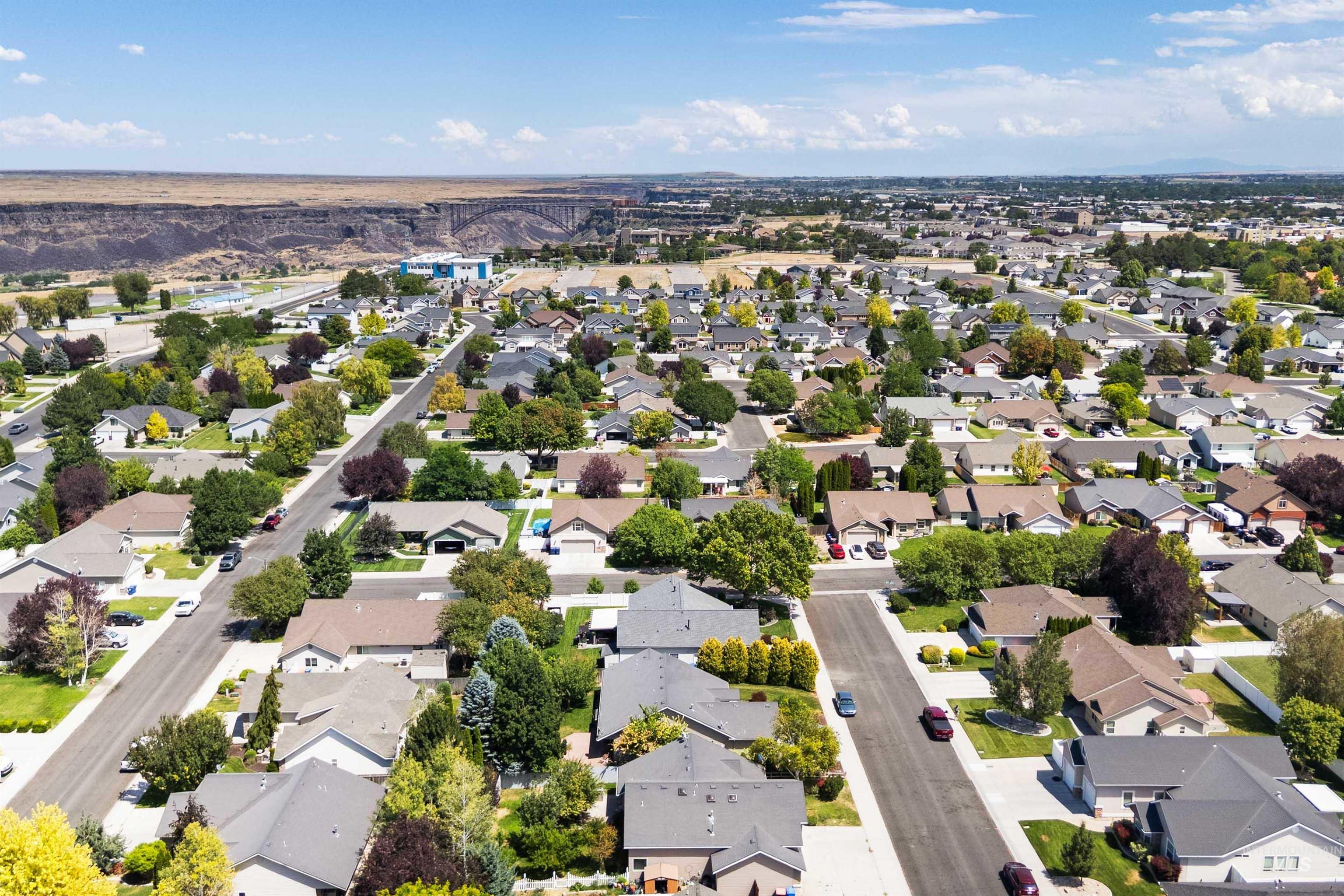 442 Pioneer Path, Twin Falls, Idaho 83301, 3 Bedrooms, 2.5 Bathrooms, Residential For Sale, Price $449,000,MLS 98994429