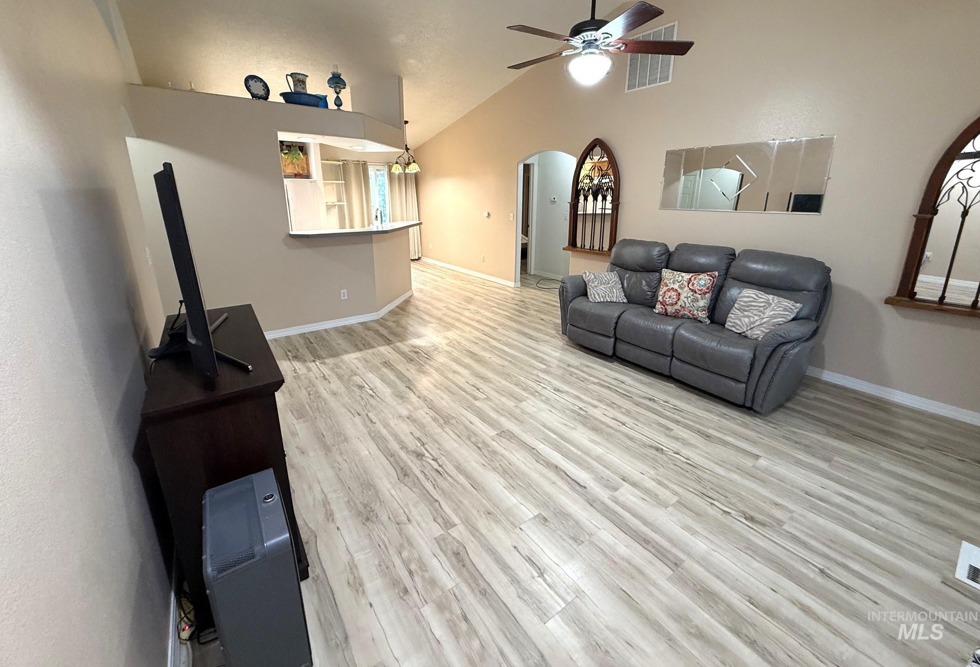332 W Mule Ct, Kuna, Idaho 83634, 3 Bedrooms, 2 Bathrooms, Residential For Sale, Price $414,900,MLS 98994440