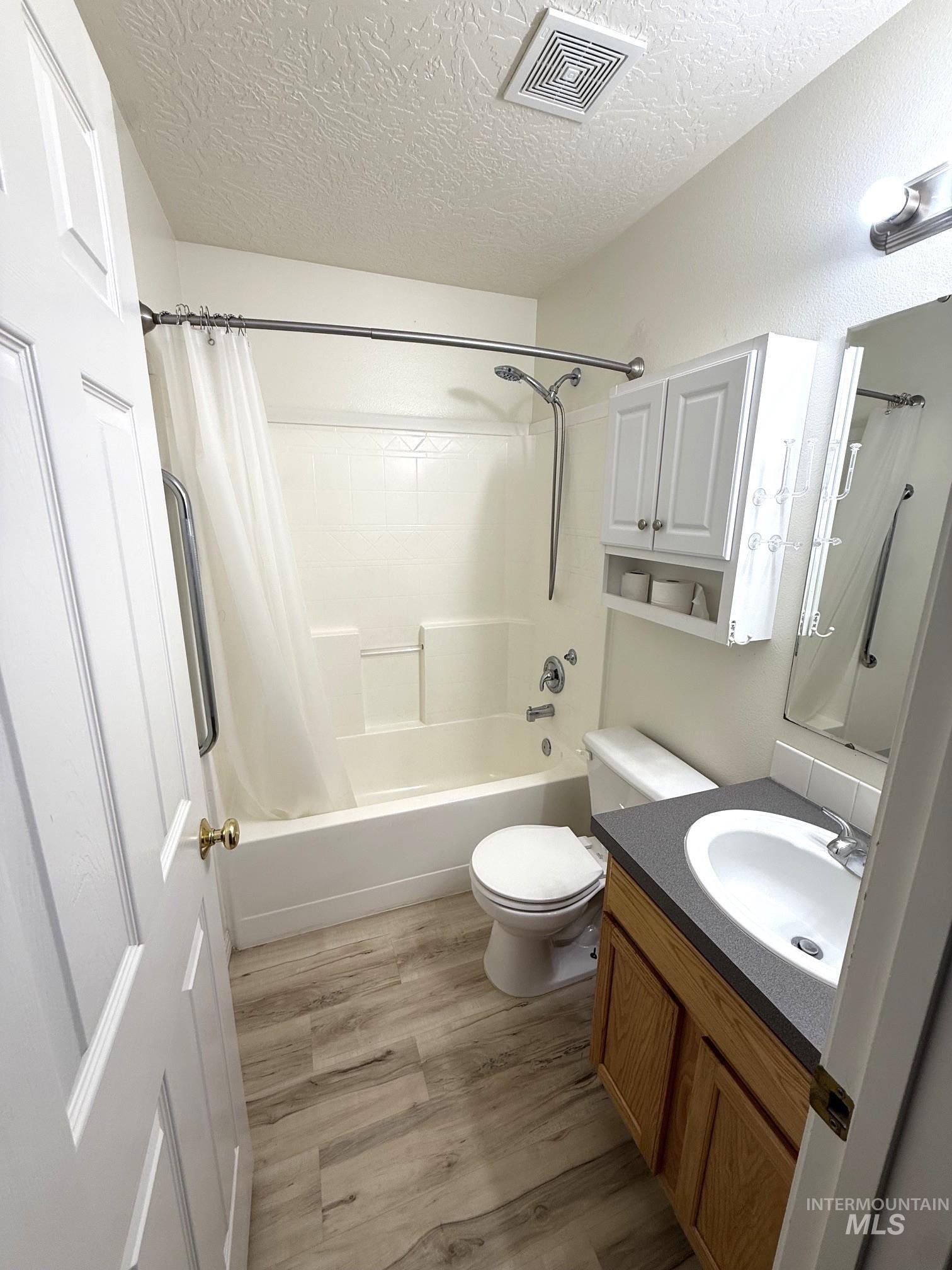 332 W Mule Ct, Kuna, Idaho 83634, 3 Bedrooms, 2 Bathrooms, Residential For Sale, Price $414,900,MLS 98994440