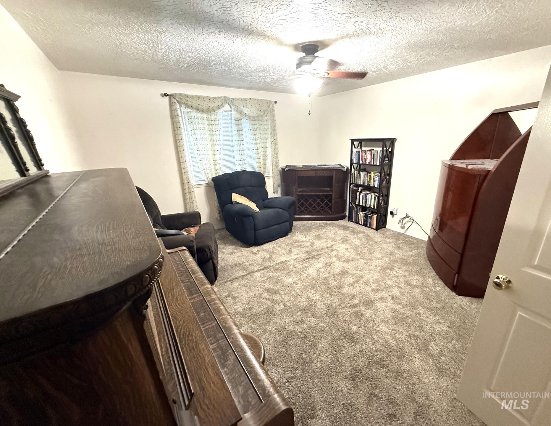 332 W Mule Ct, Kuna, Idaho 83634, 3 Bedrooms, 2 Bathrooms, Residential For Sale, Price $414,900,MLS 98994440