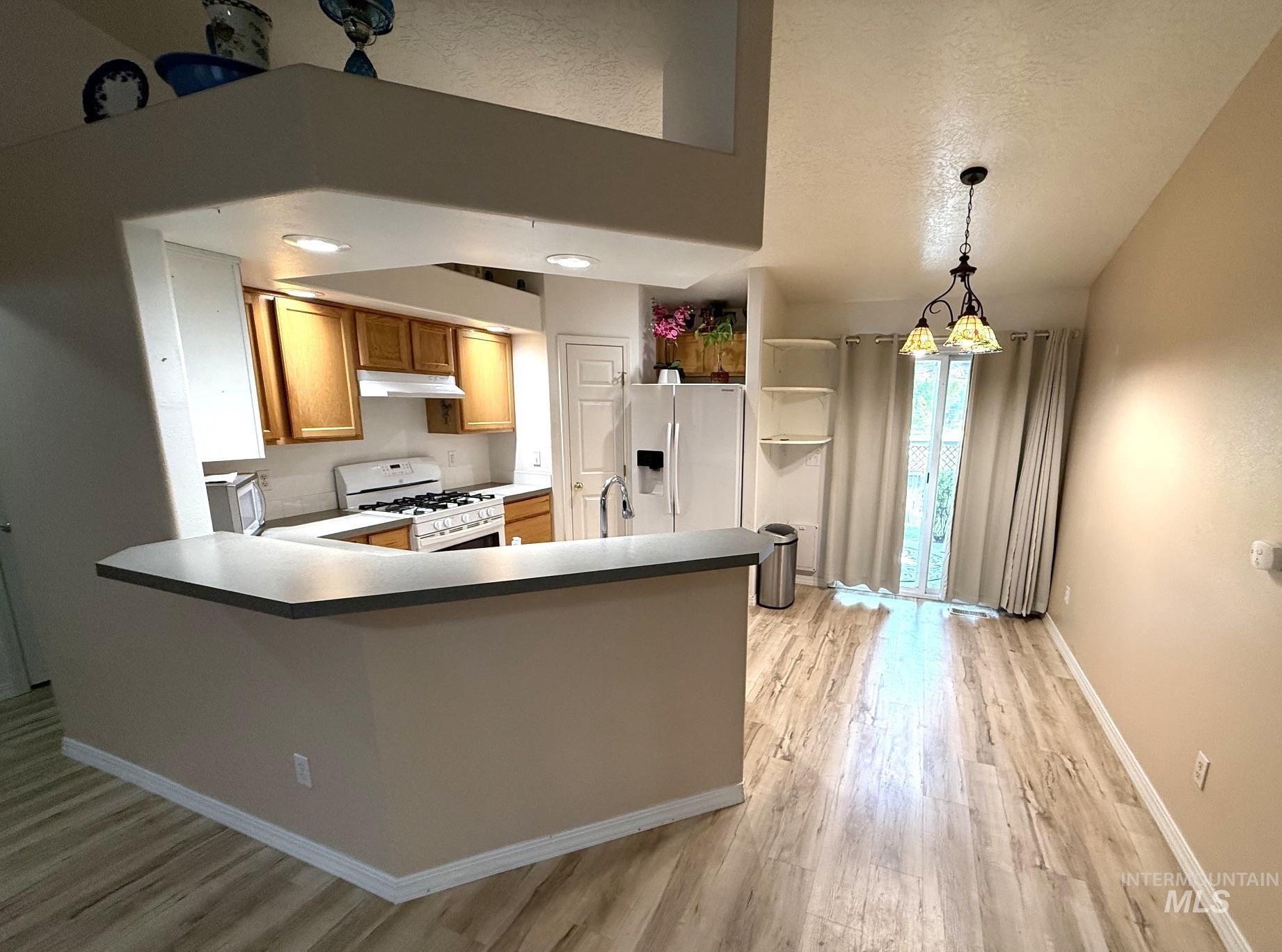 332 W Mule Ct, Kuna, Idaho 83634, 3 Bedrooms, 2 Bathrooms, Residential For Sale, Price $414,900,MLS 98994440
